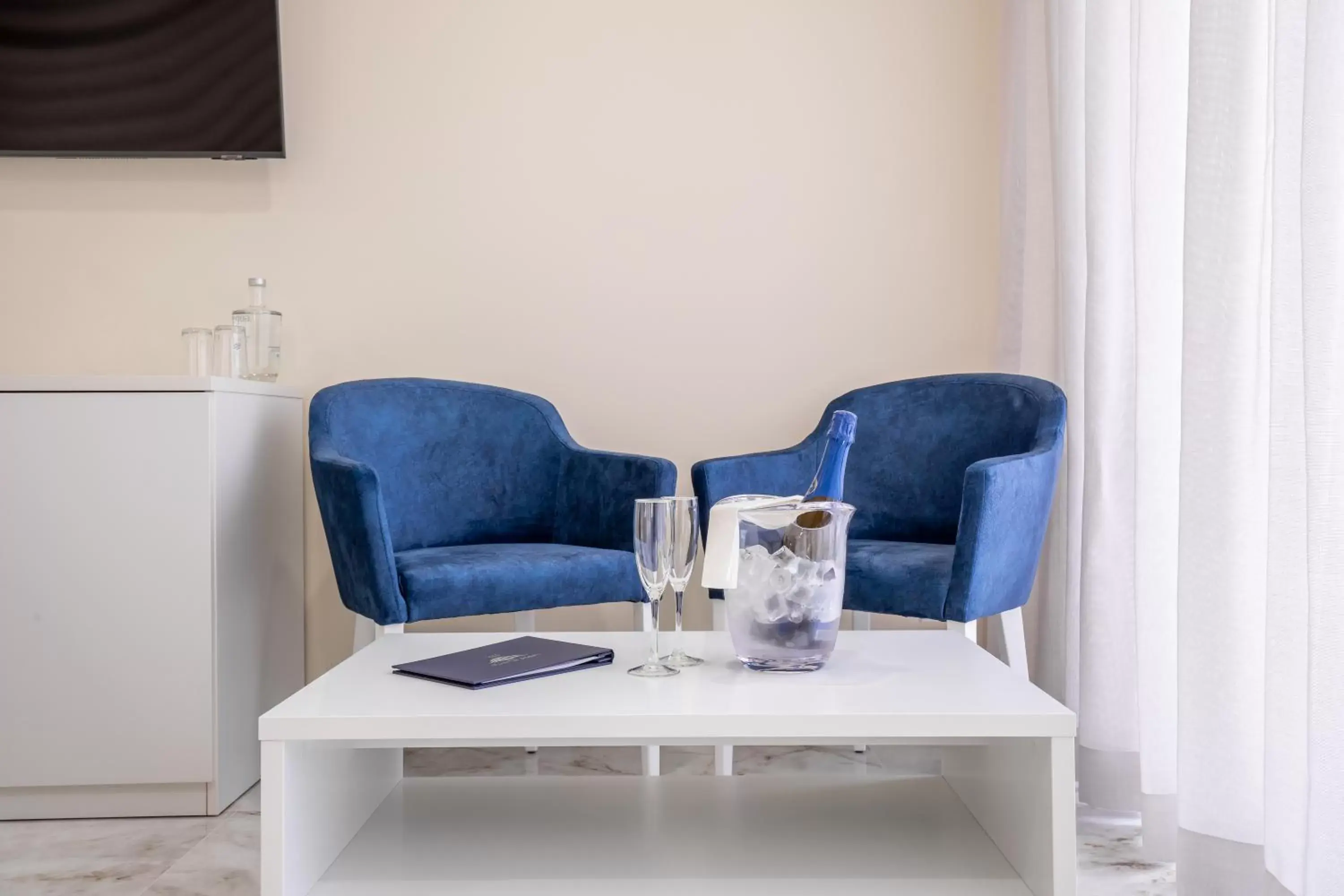 Bedroom, Seating Area in Lagos Atlantic Hotel