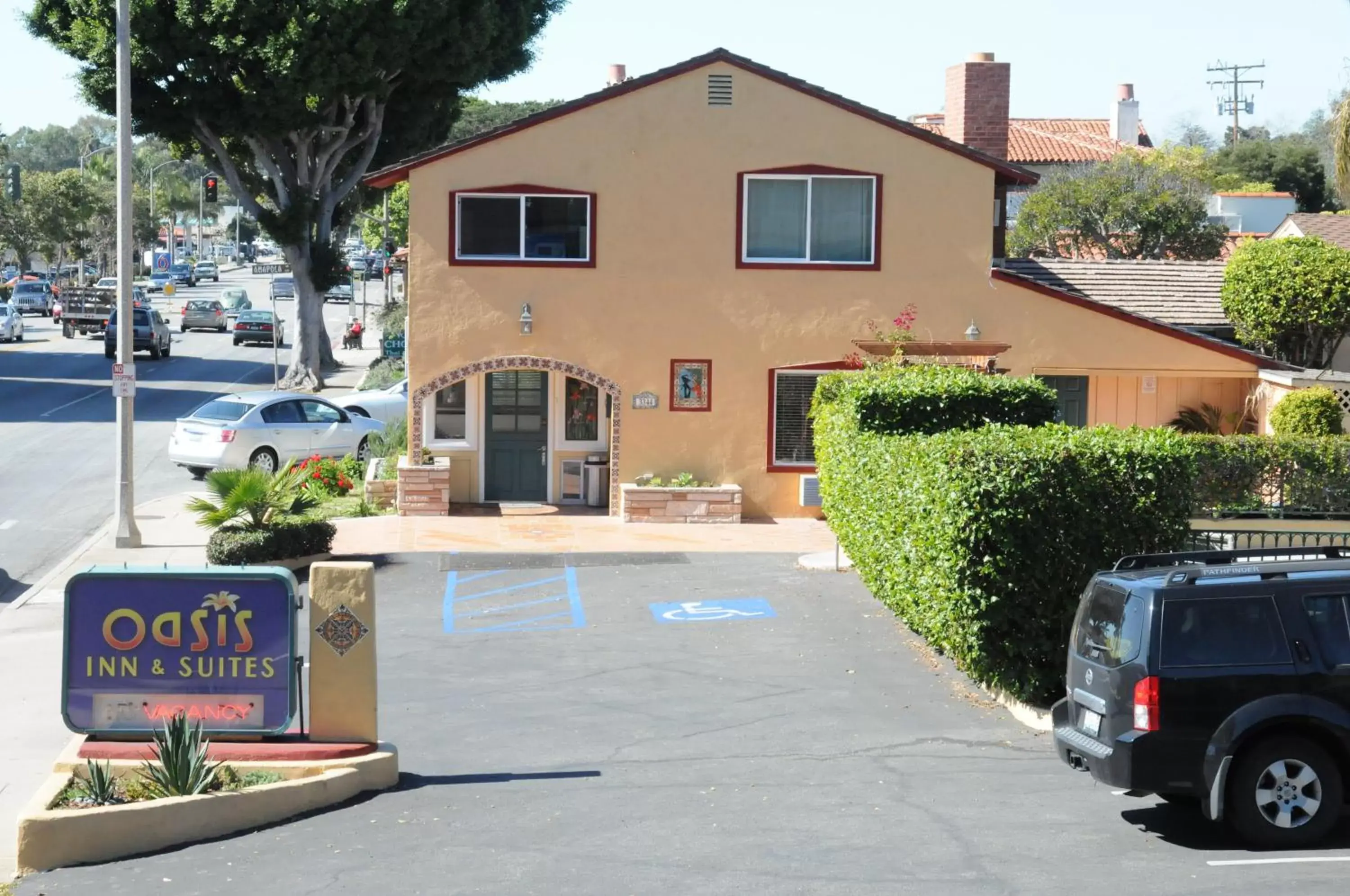 Facade/entrance, Property Building in Oasis Inn and Suites