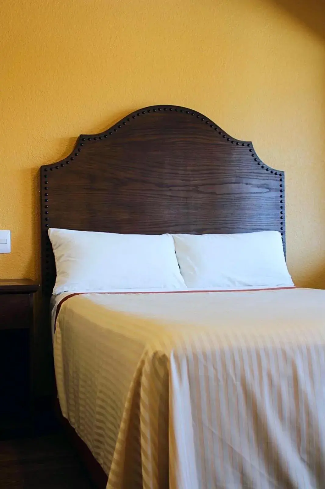 Bed in Estancia Inn