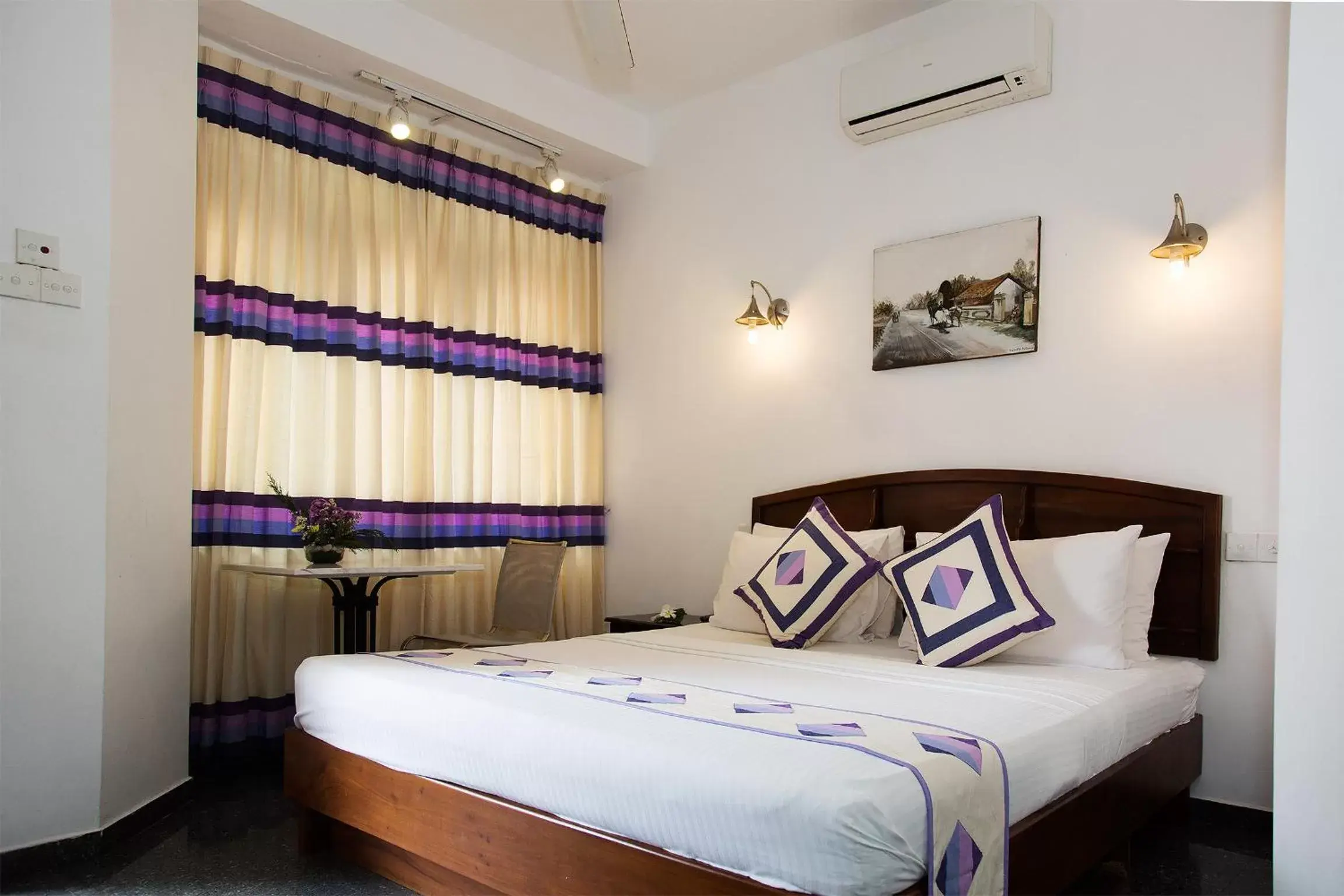 Budget Double Room in Suriya Arana Budget Double Room in Suriya Arana