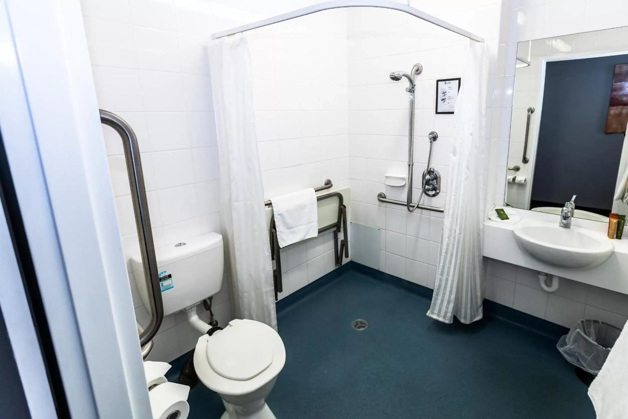 acessibility, Bathroom in Best Western Hobart