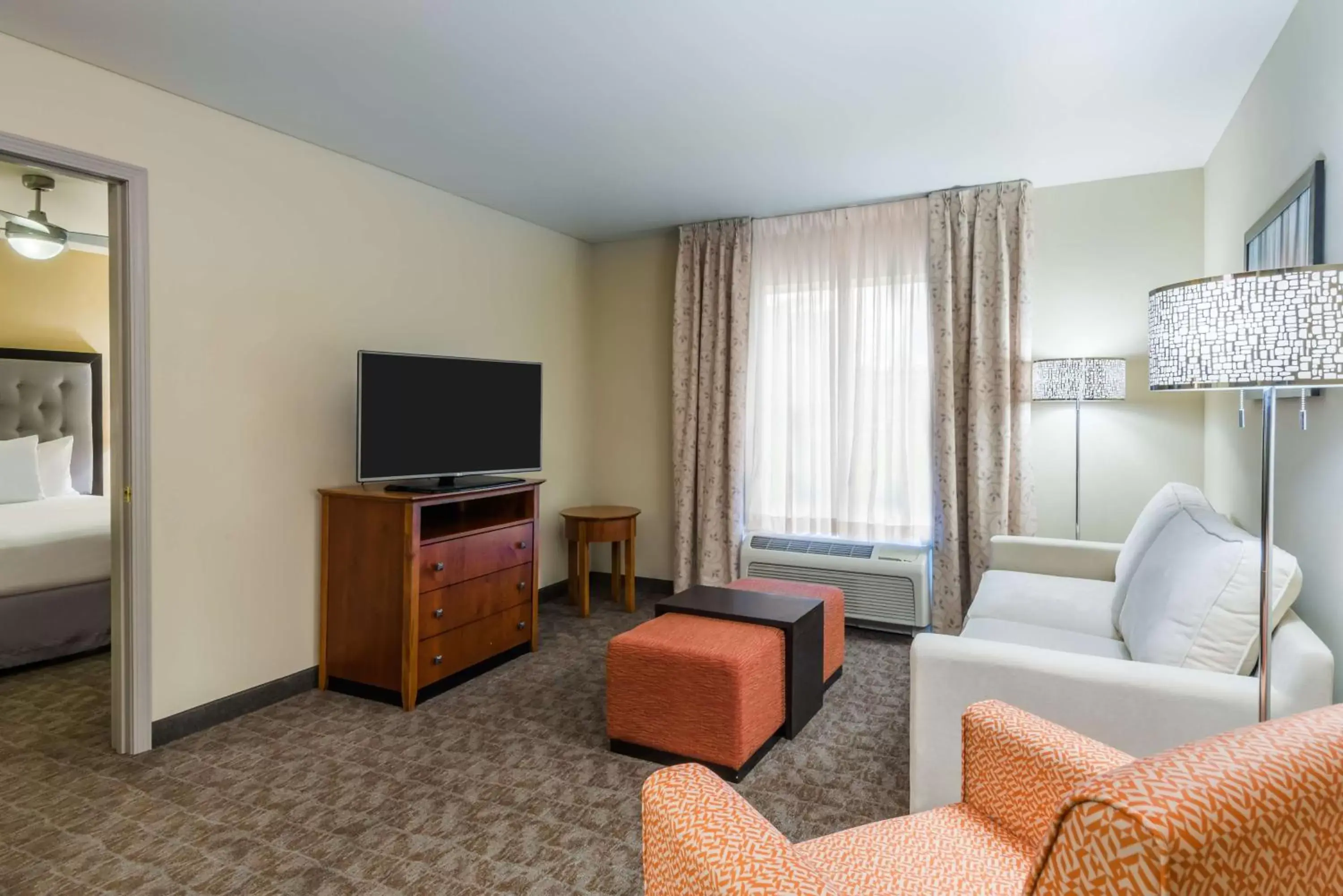 Living room, TV/Entertainment Center in Homewood Suites by Hilton St. Louis Riverport- Airport West