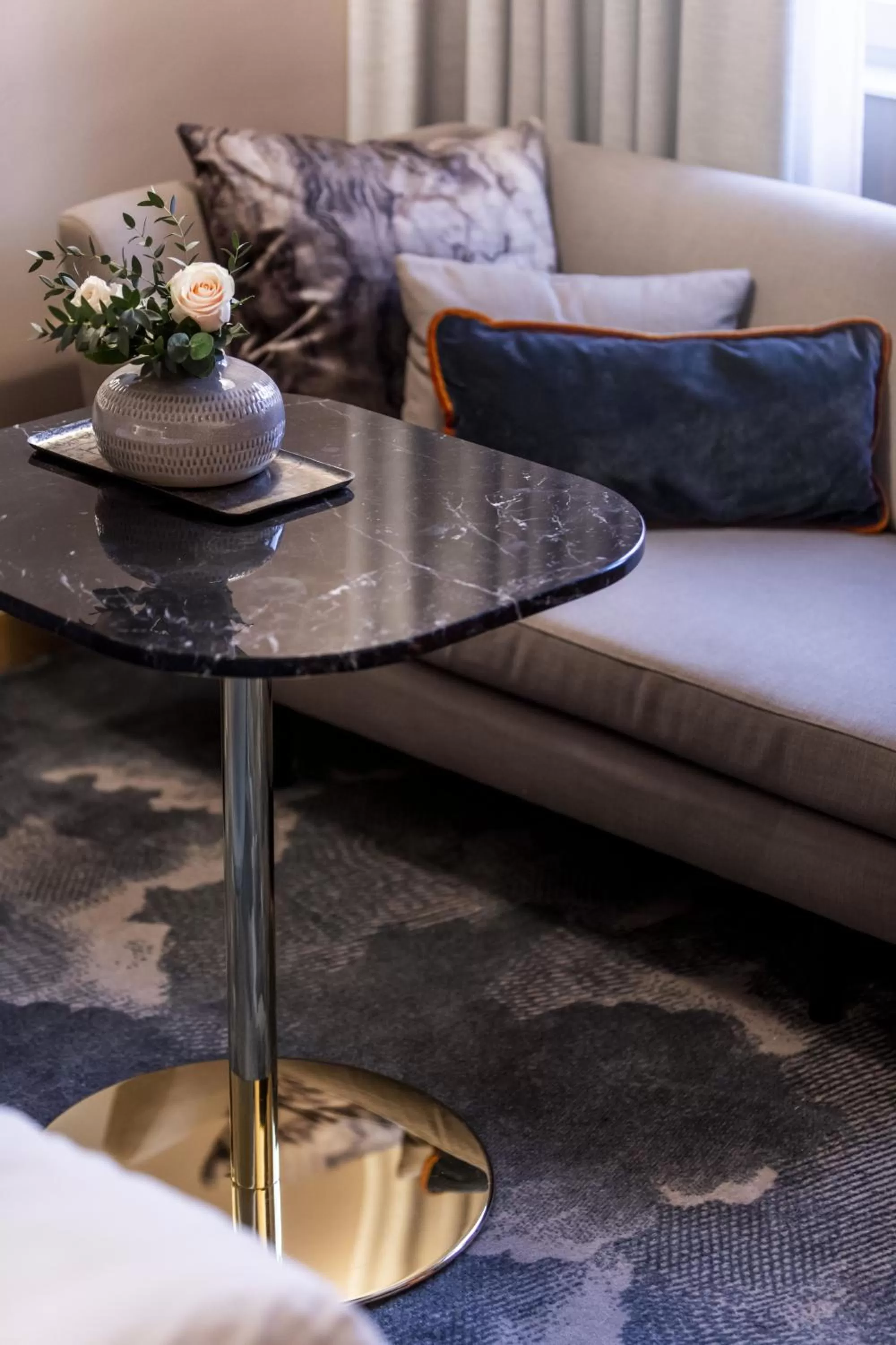 Seating area in Clarion Hotel Winn