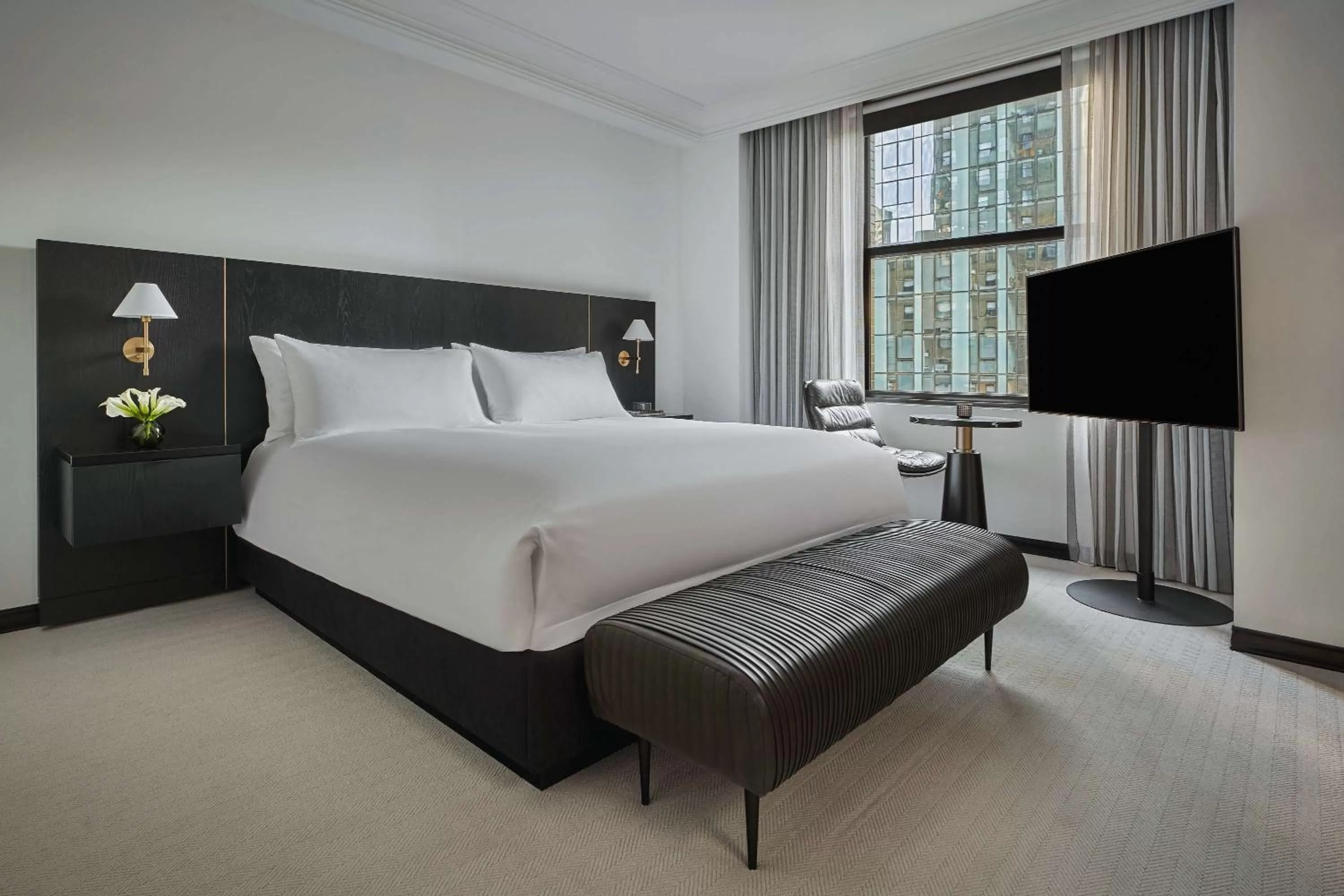 Photo of the whole room, Bed in Pendry Chicago
