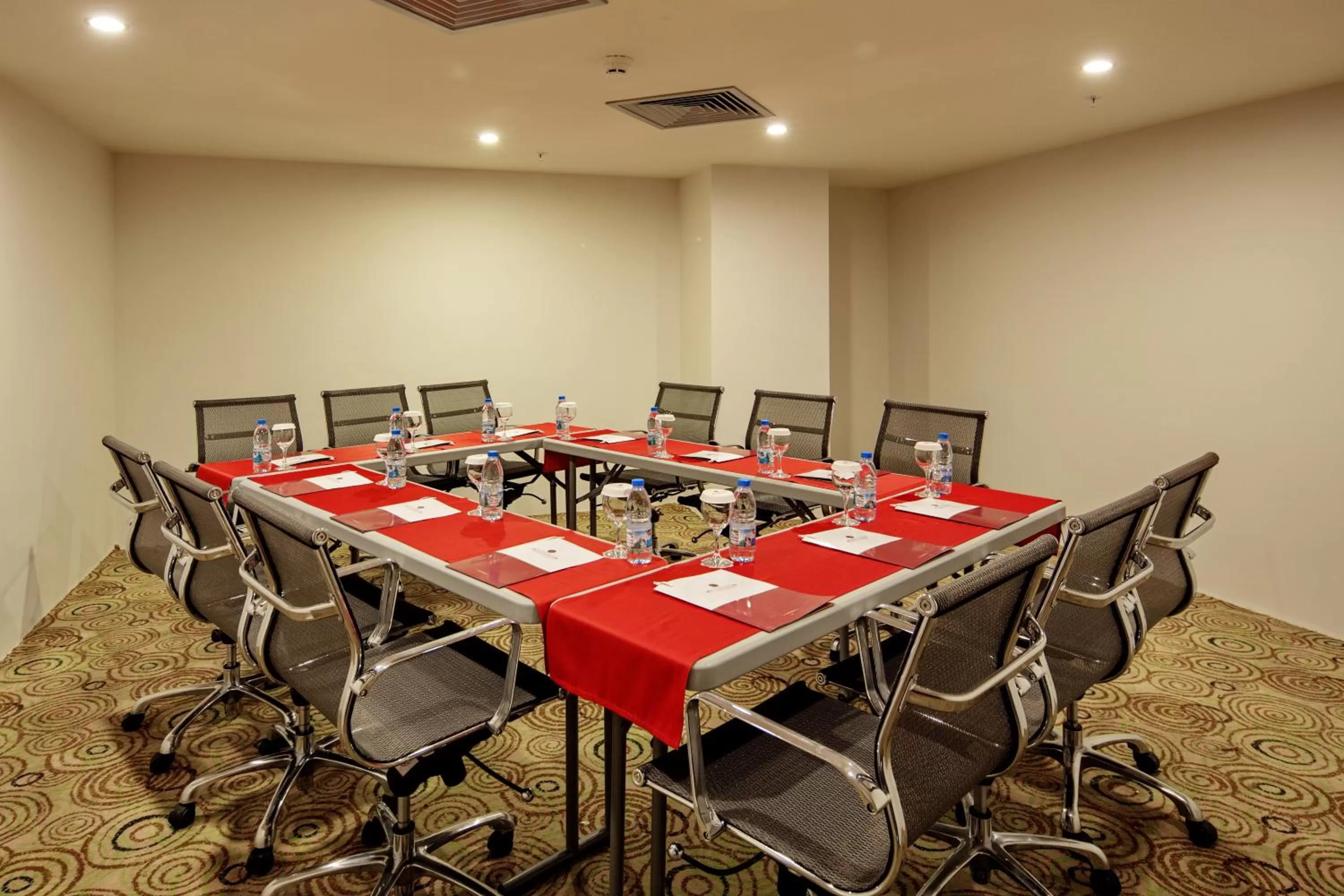 Business facilities in Royal Teos Thermal Resort Clinic & Spa - Halal Hotel