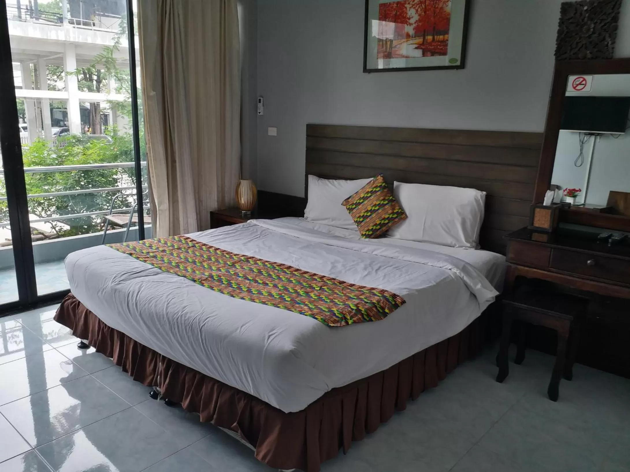 Photo of the whole room, Bed in Platinum Place