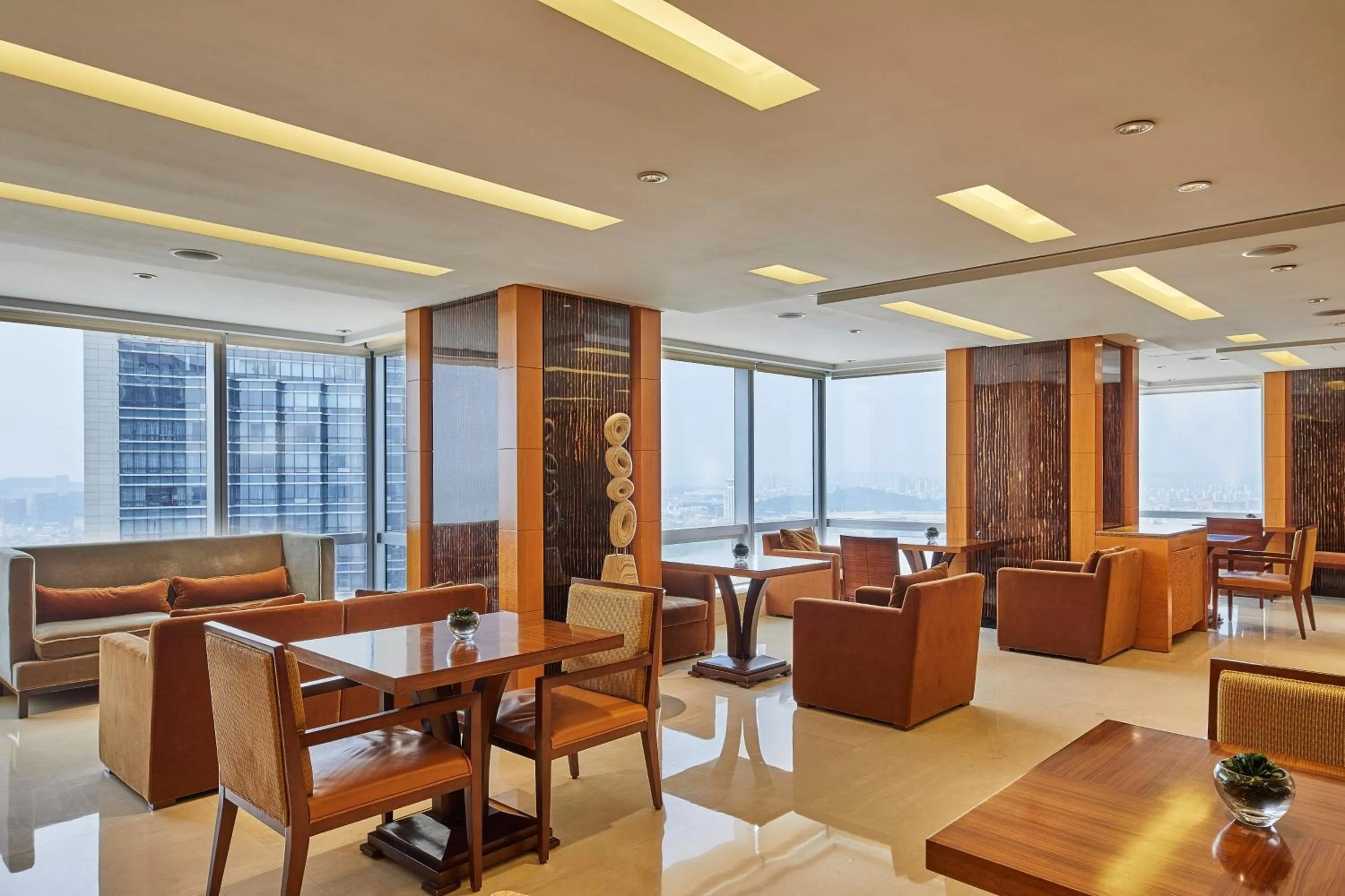Lounge or bar in The Westin Nanjing Xuanwu Lake