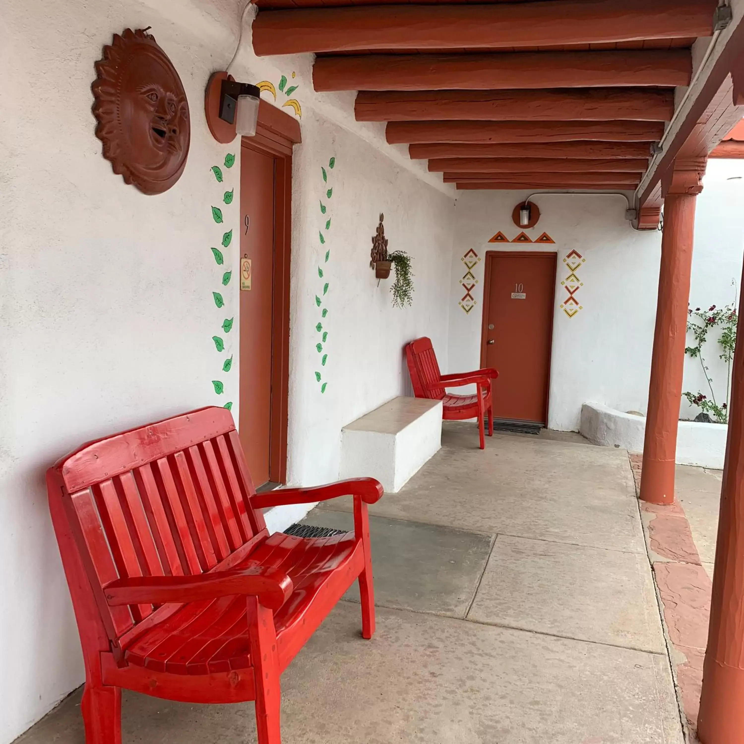 Seating Area in Cottonwood Court Motel