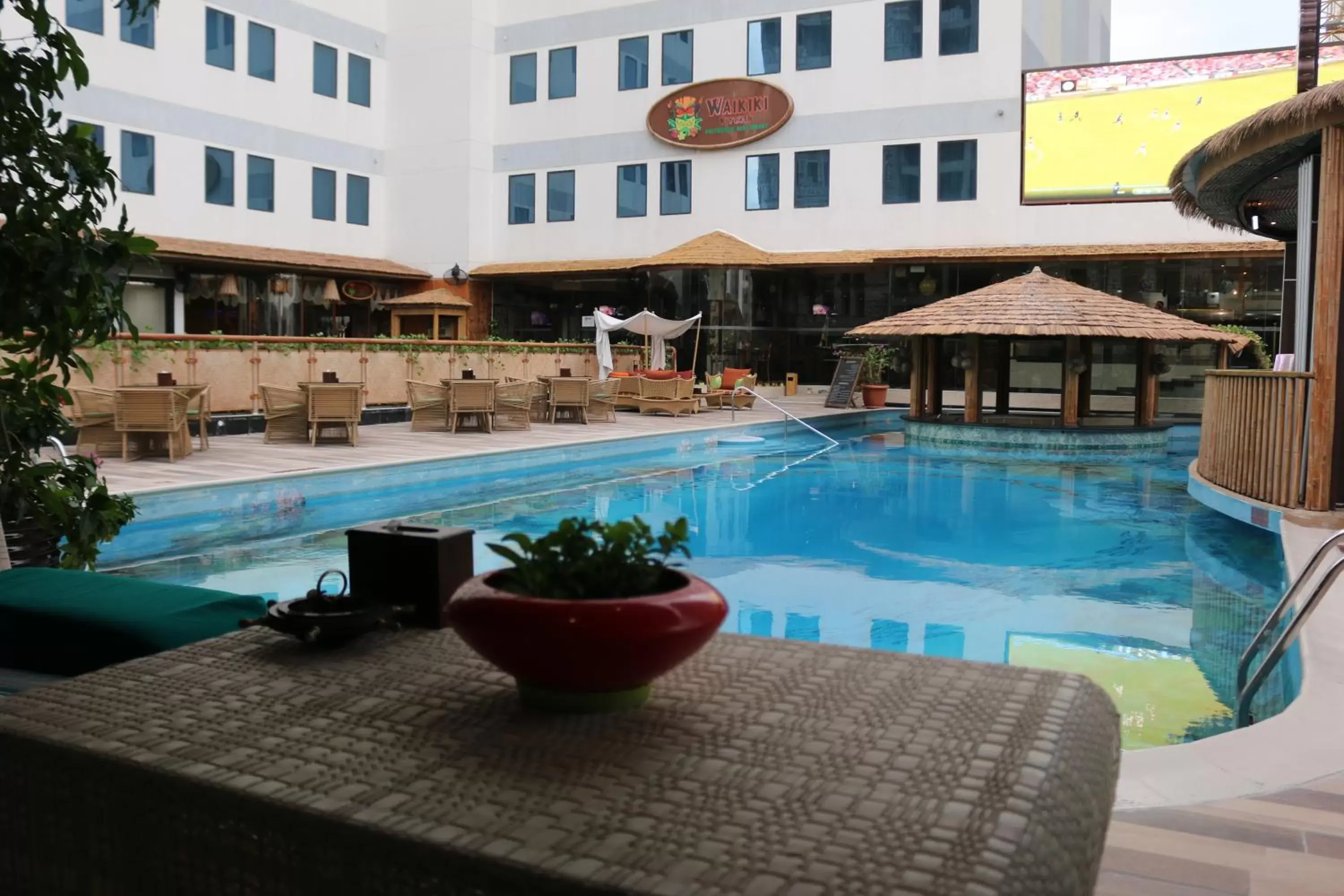 Restaurant/places to eat, Swimming Pool in Elite Crystal Hotel