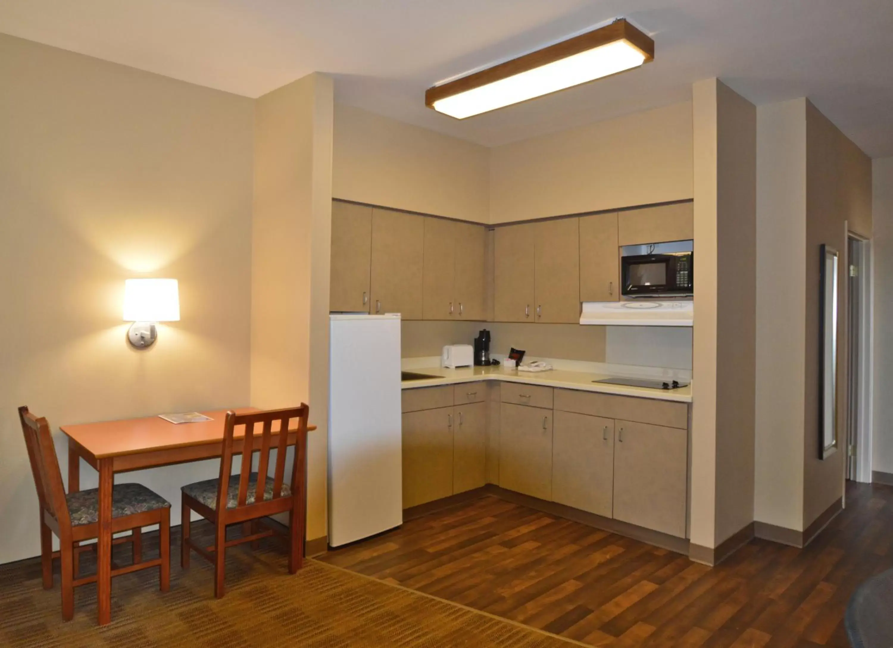 Kitchen or kitchenette, Kitchen/Kitchenette in Extended Stay America Suites - Anchorage - Downtown