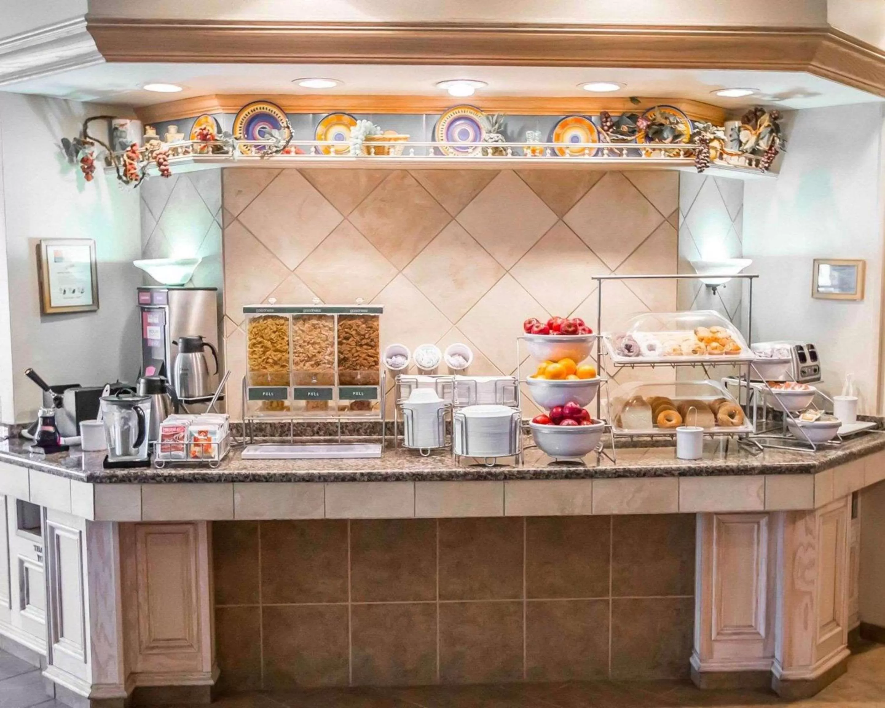 Restaurant/places to eat in Comfort Suites University Area Notre Dame-South Bend