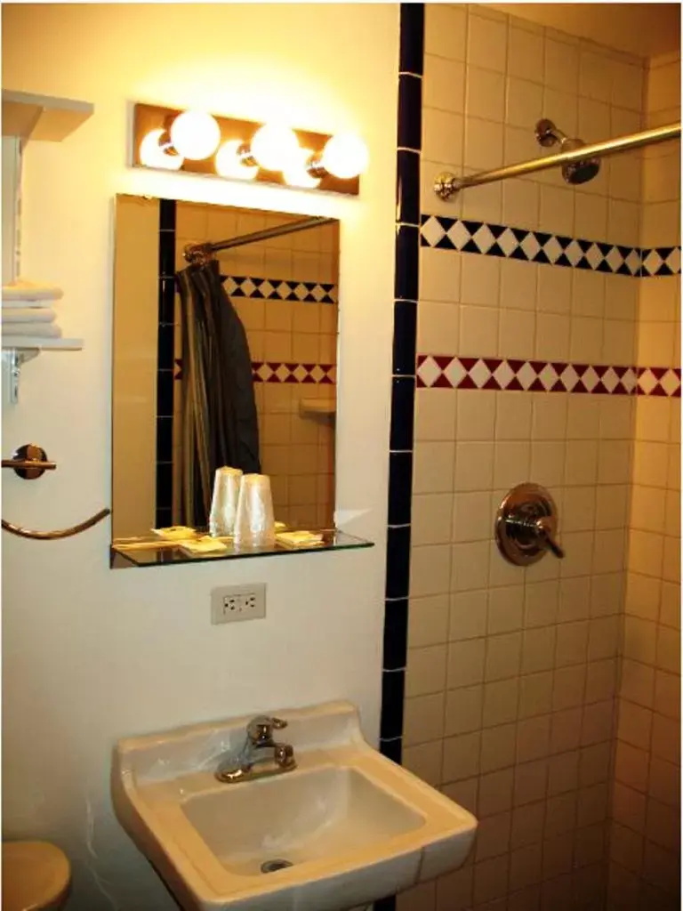 Bathroom in Golden West Motel