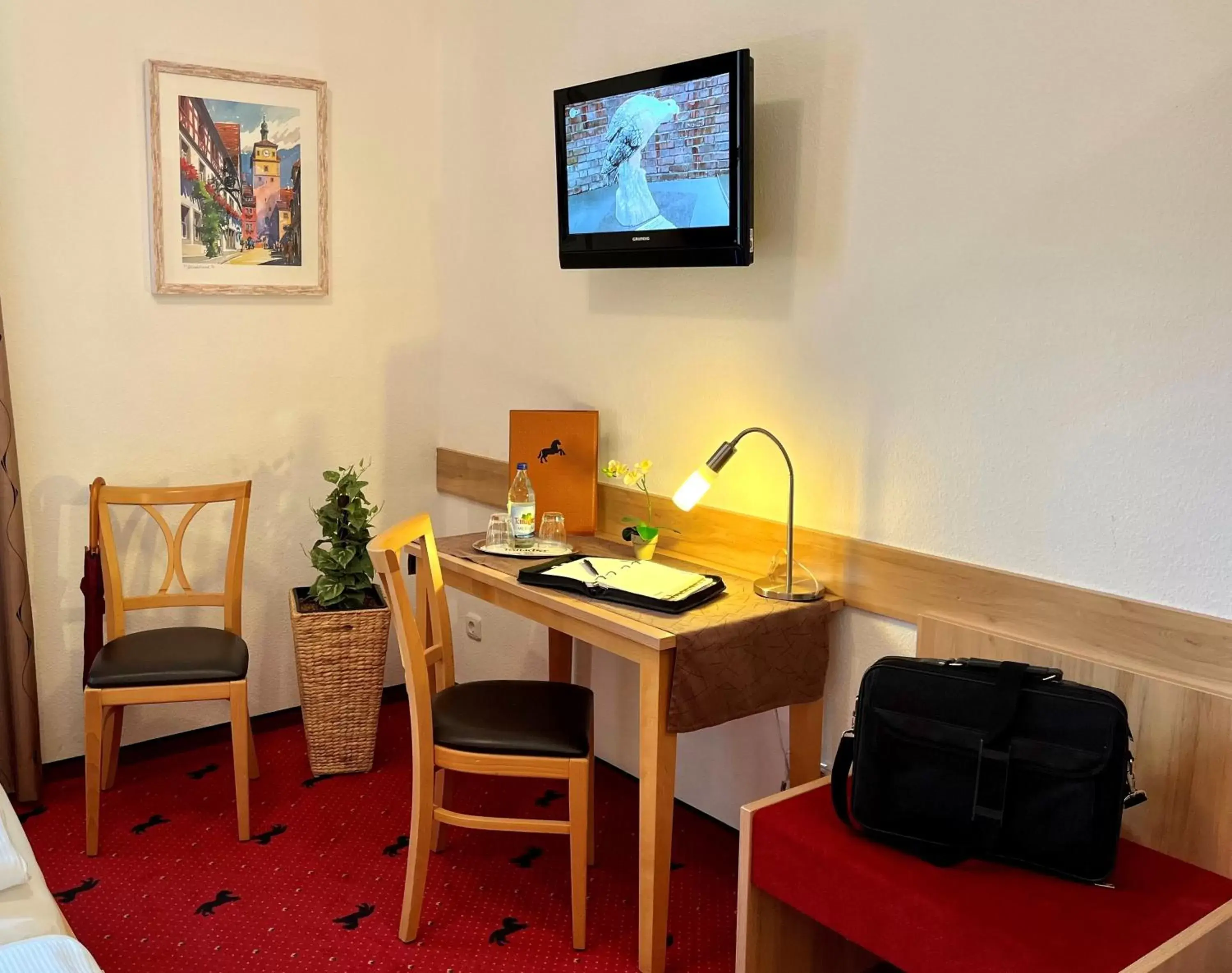 Photo of the whole room, TV/Entertainment Center in Hotel Rappen Rothenburg ob der Tauber