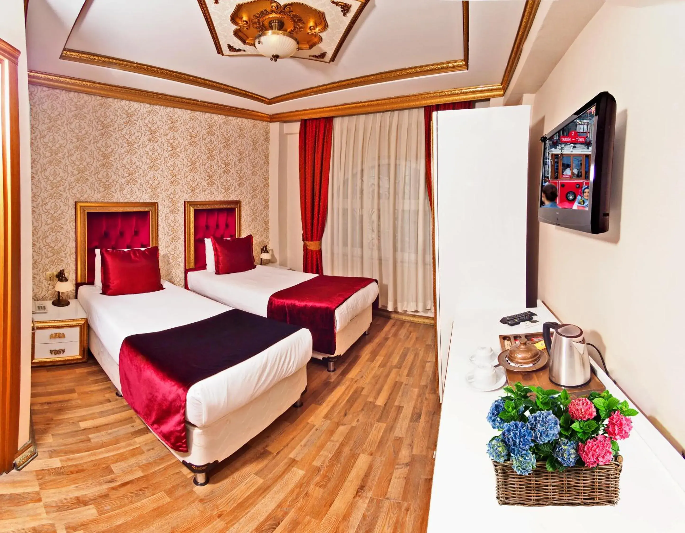 TV and multimedia, Bed in Marmara Deluxe Hotel