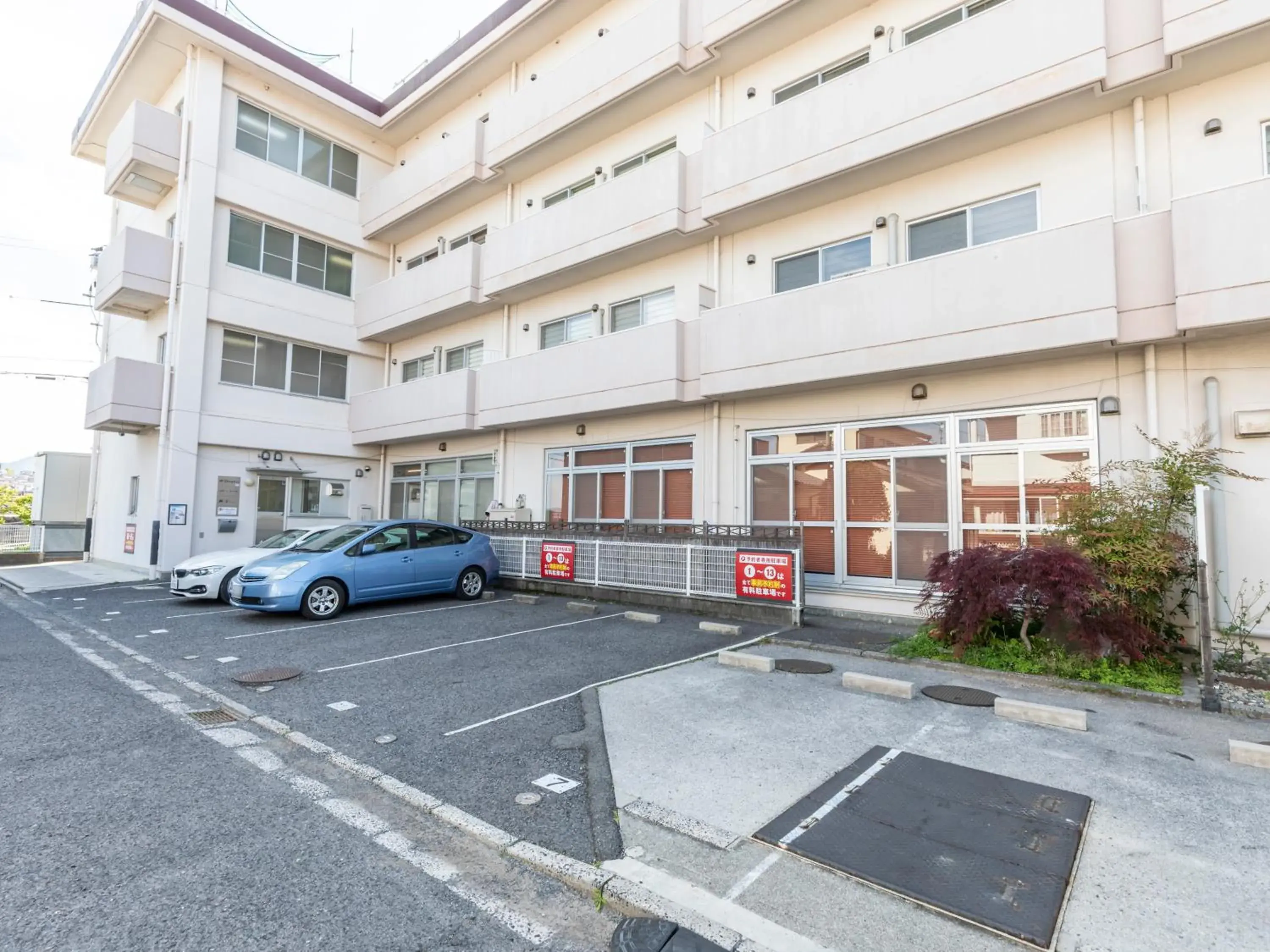 Property Building in Omotenashi Hostel Miyajima