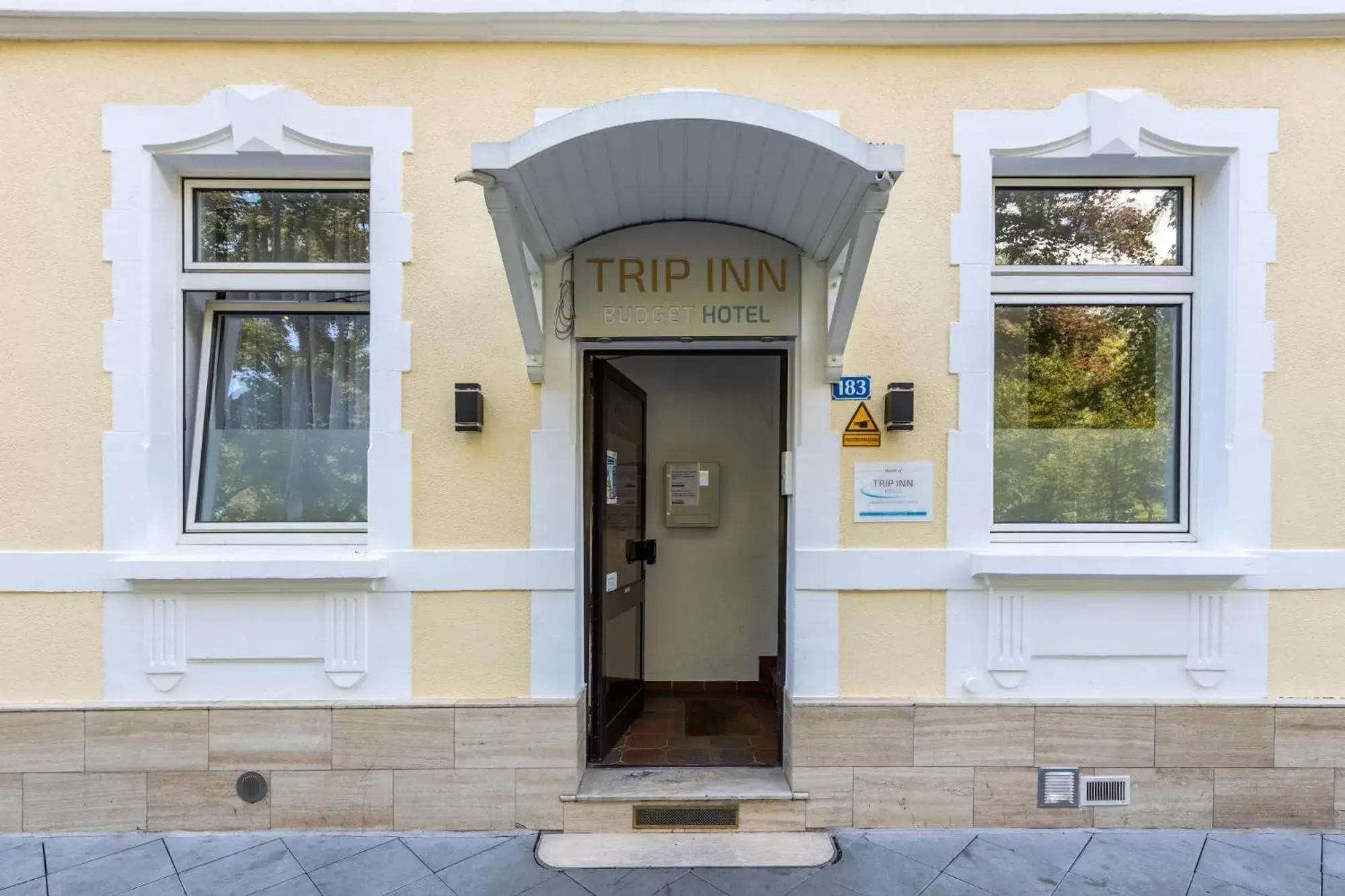 Facade/entrance in Trip Inn Budget Hotel Messe Facade/entrance in Trip Inn Budget Hotel Messe