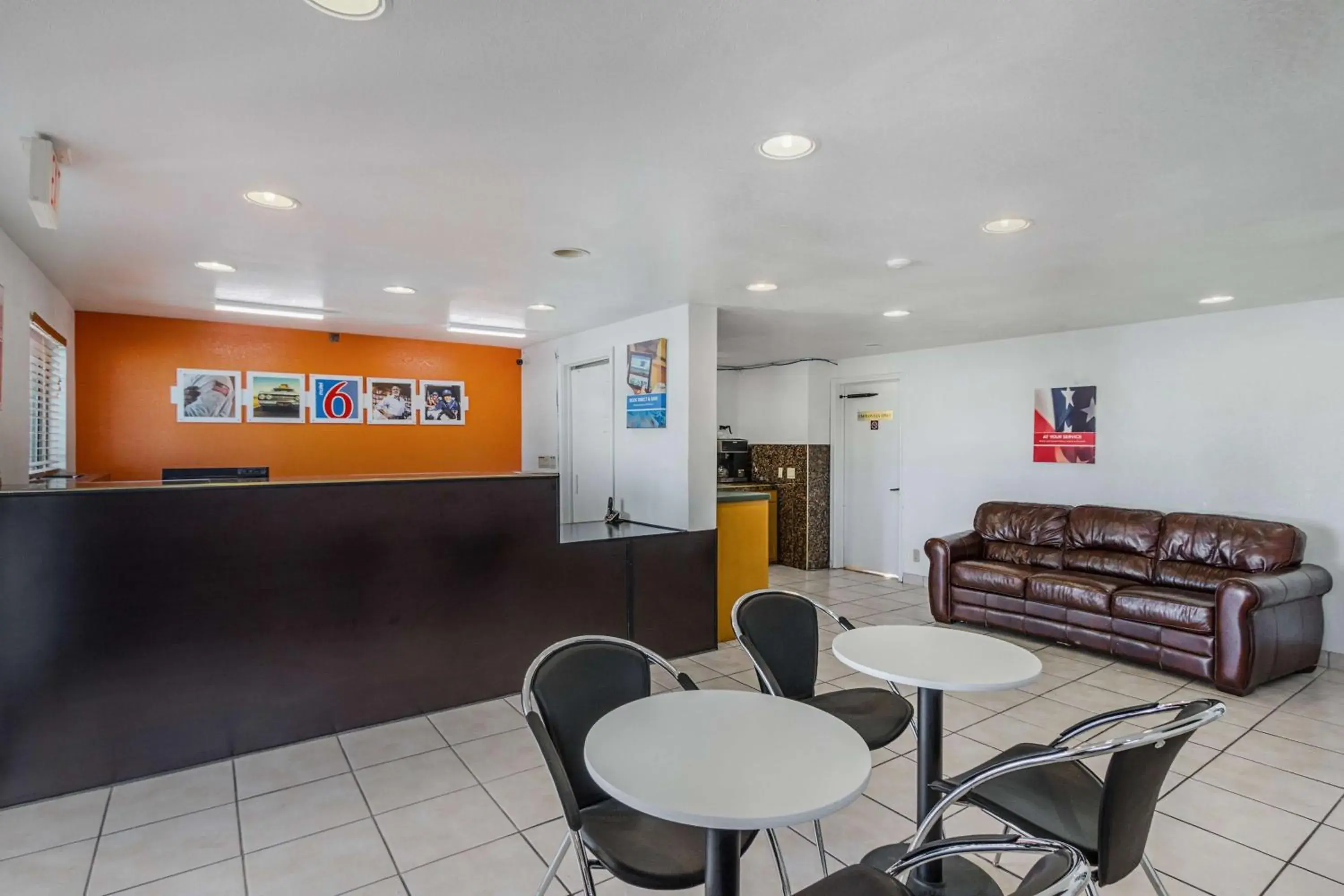 Lobby or reception in Motel 6-San Marcos, TX - North