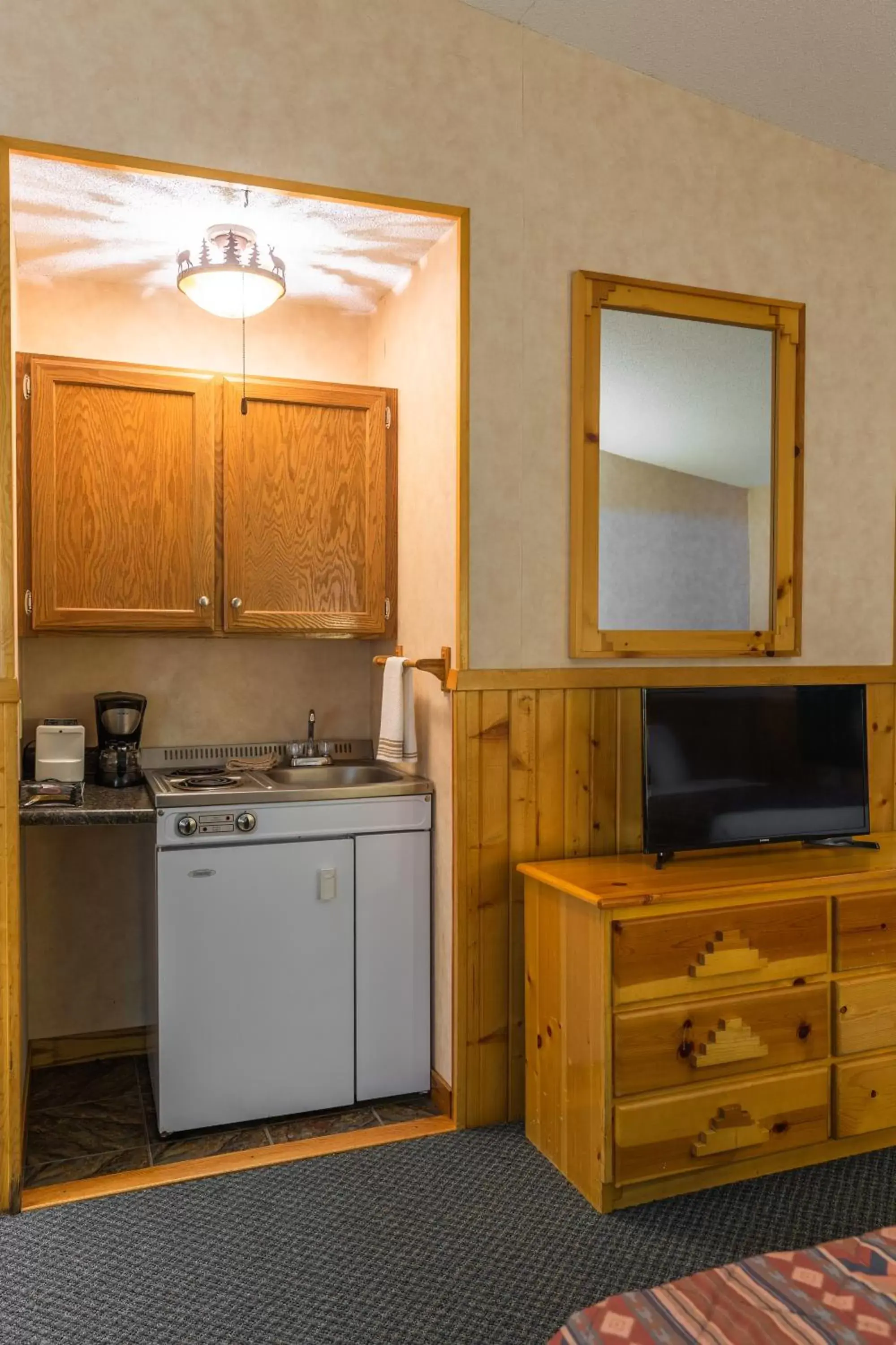 Kitchen or kitchenette, Kitchen/Kitchenette in Lodge at Palmer Gulch