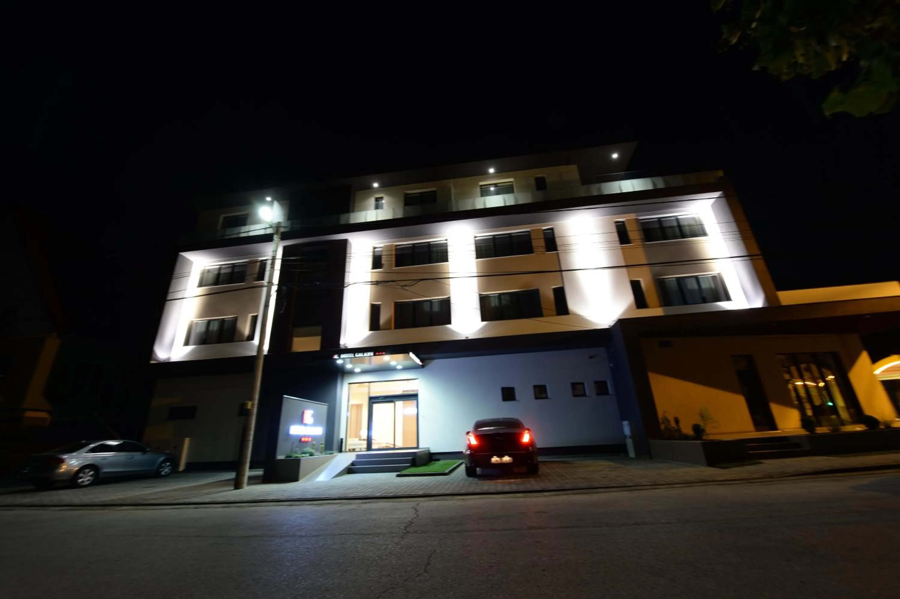 Facade/entrance in Hotel Galaxy