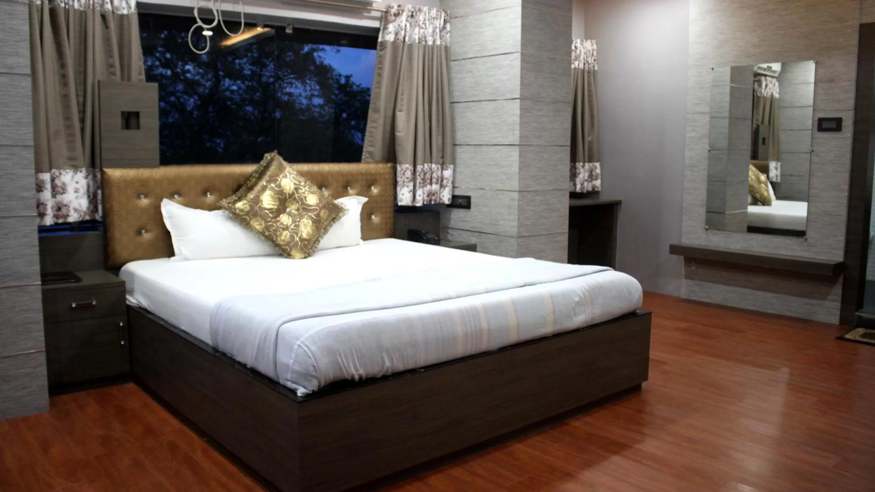 Bed in Hotel Shreemoyee Inn - Kamakhya Temple