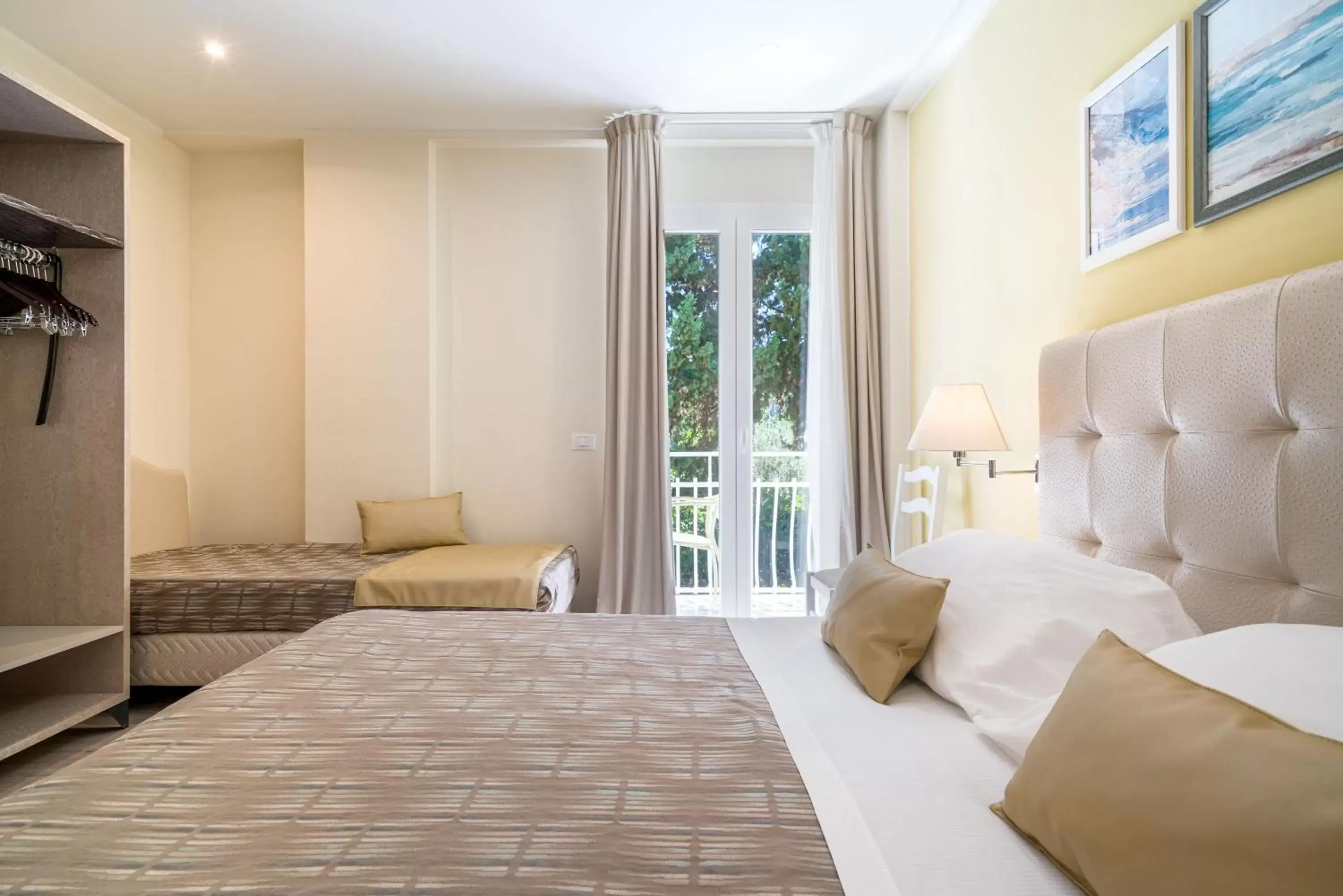 Bedroom, Bed in Hotel Rivage Taormina