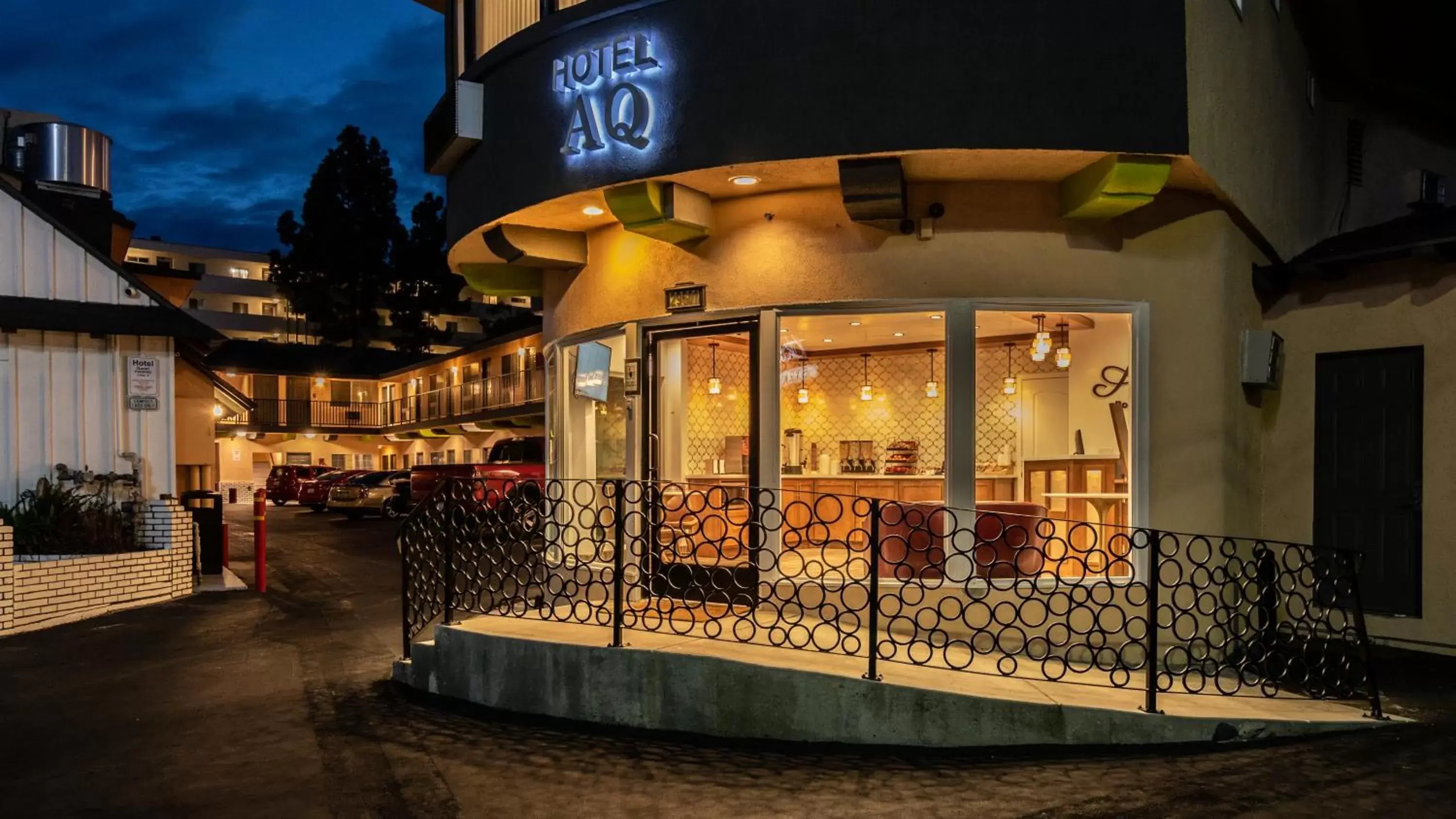 Property building in Americas Best Value Inn Rancho Palos Verdes Property building in Americas Best Value Inn Rancho Palos Verdes