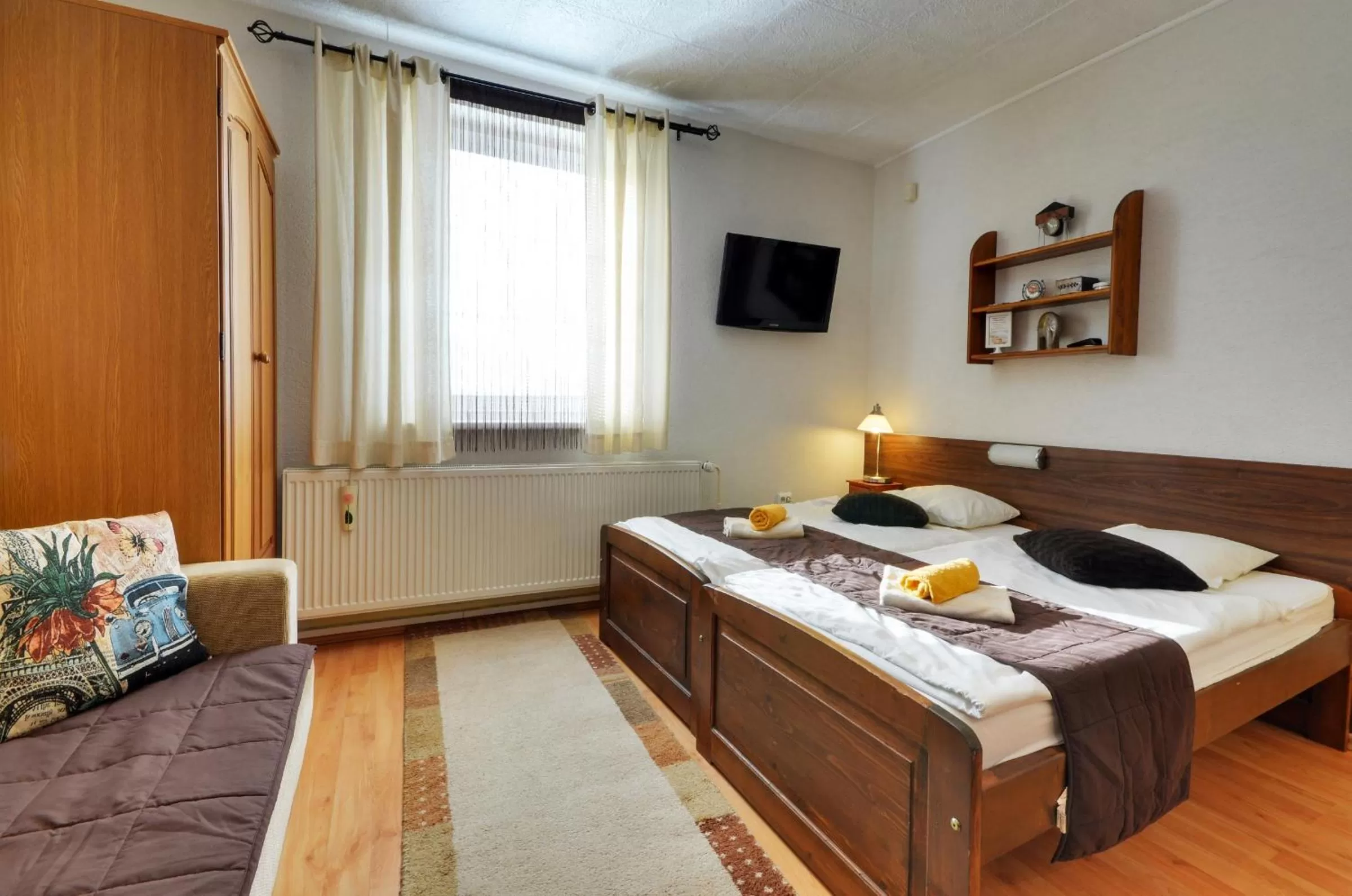 Bedroom, Bed in Spa & Pool Apartment Hotel - Restaurant VILLA IVICA