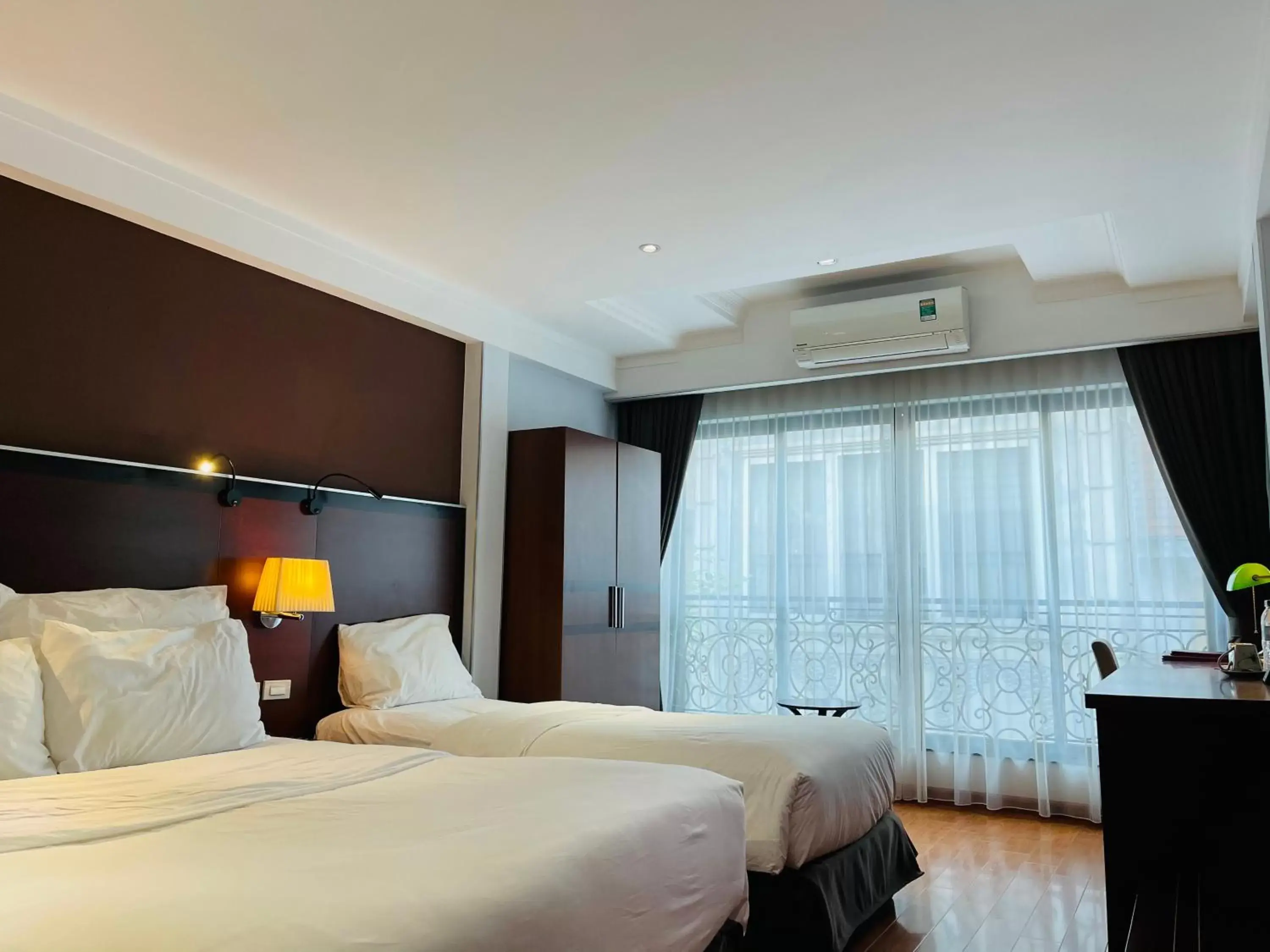 Bed in The Vancouver Hotel - Ninh Binh