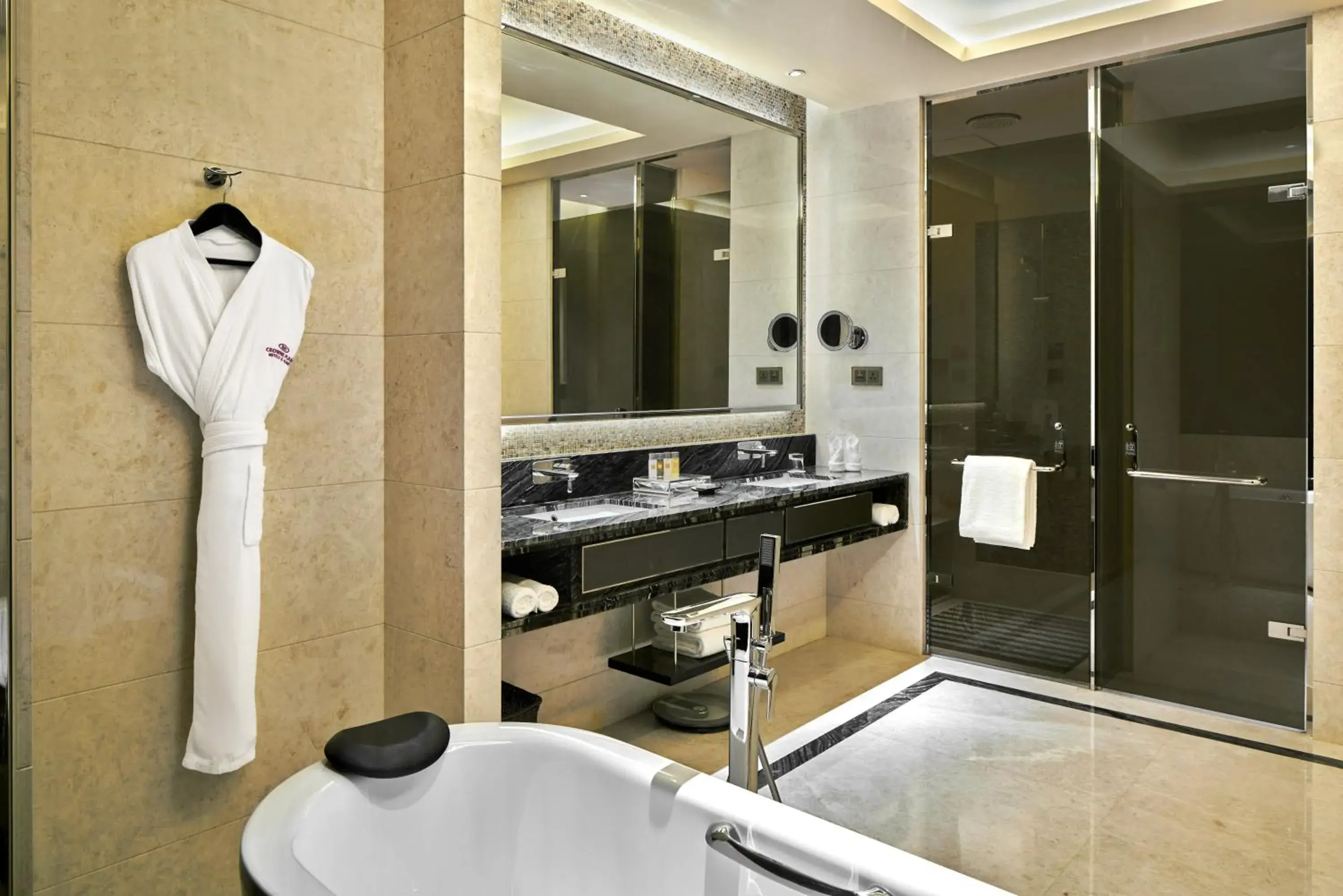 Bathroom, Kitchen/Kitchenette in Crowne Plaza Tianjin Jinnan, an IHG Hotel
