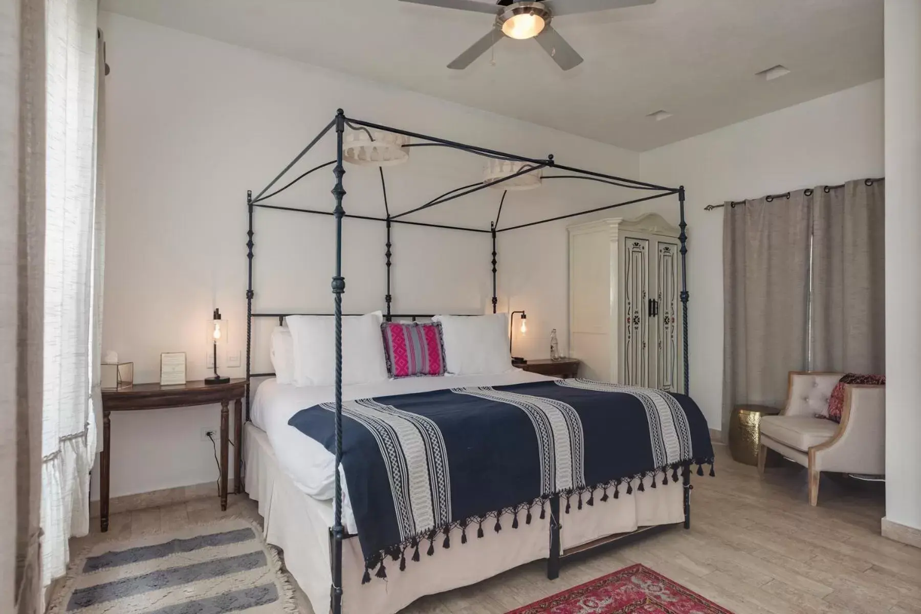 Bedroom, Bed in Casa Delphine