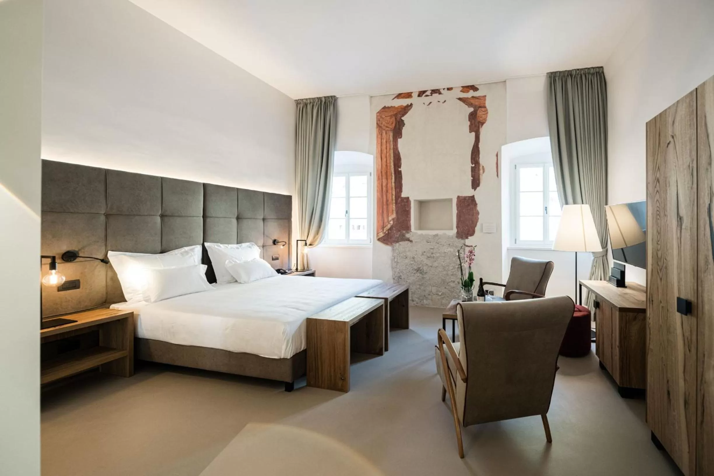 Photo of the whole room, Bed in Castel Hörtenberg