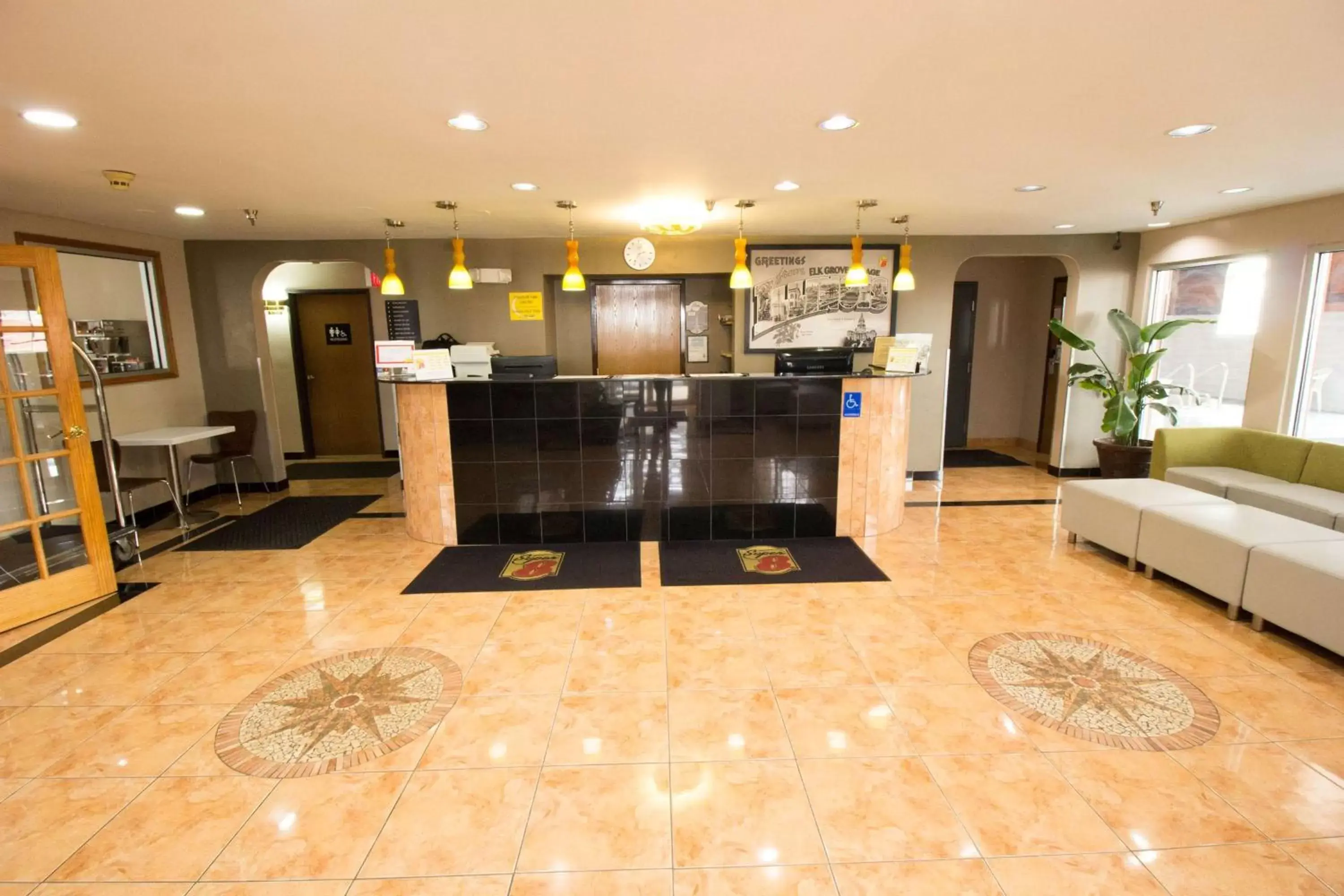 Lobby or reception, Lobby/Reception in Super 8 by Wyndham Chicago O'Hare Airport