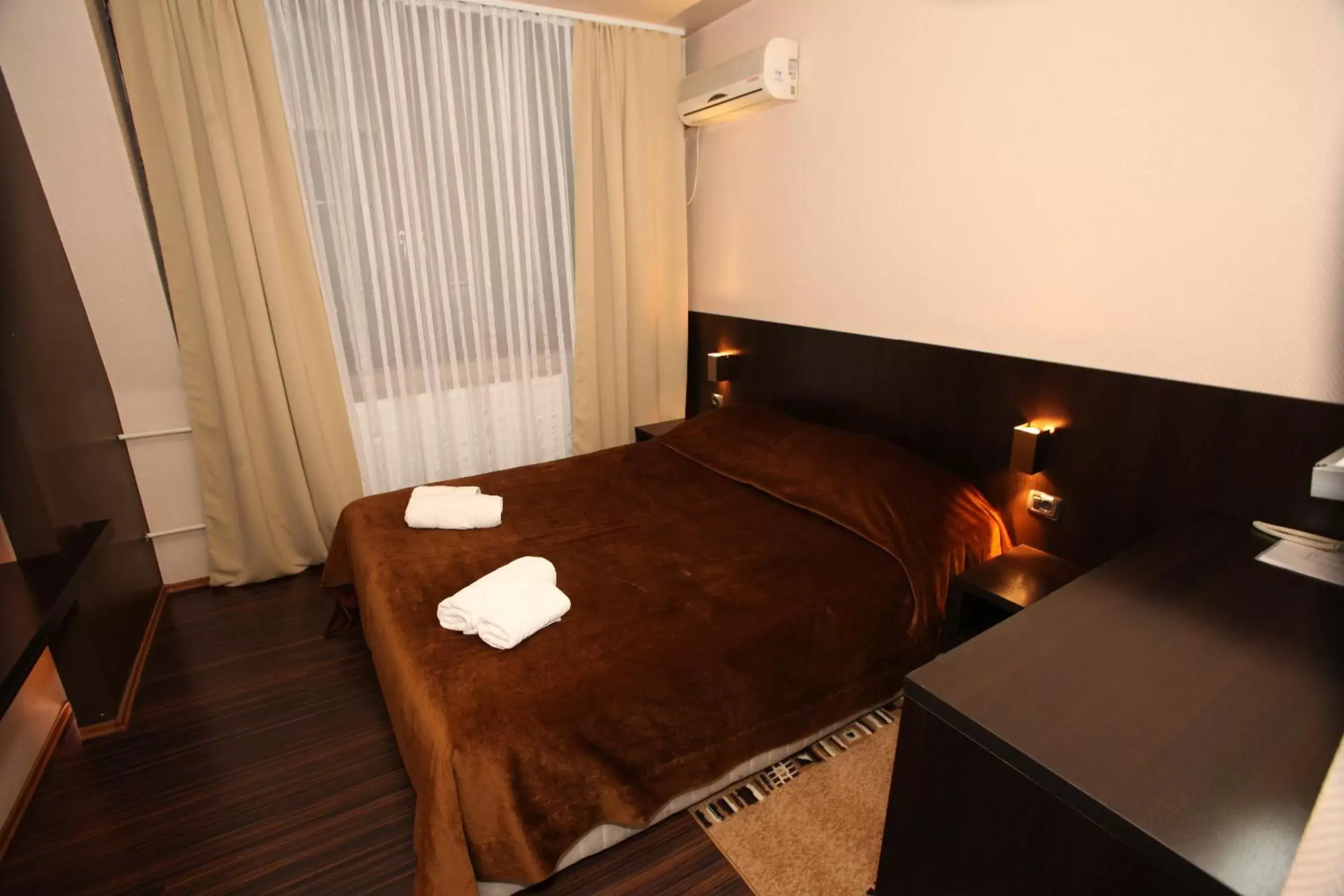 Bed in Hotel Petrus