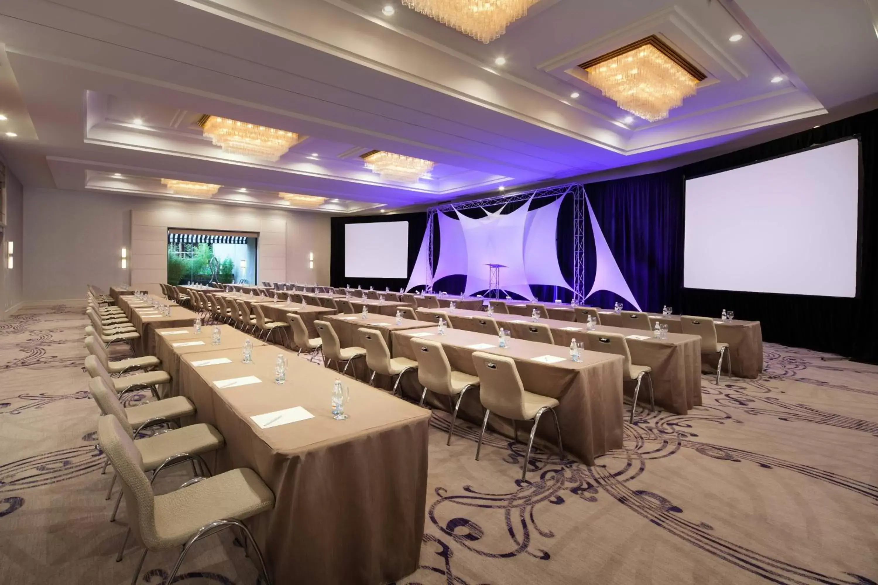 Meeting/conference room in Avenue of the Arts Costa Mesa, a Tribute Portfolio Hotel