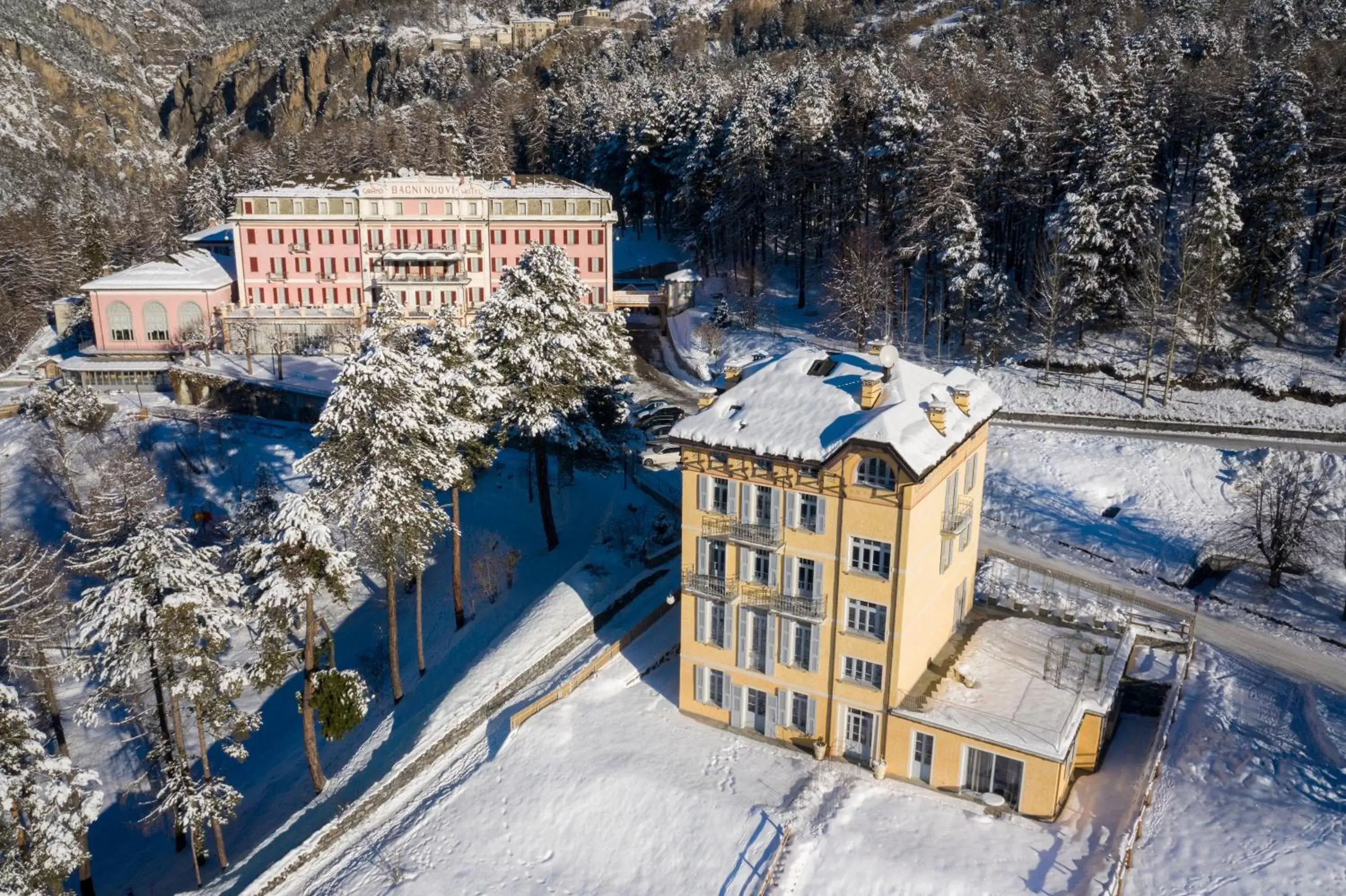 Property building, Bird's-eye View in QC Terme Grand Hotel Bagni Nuovi