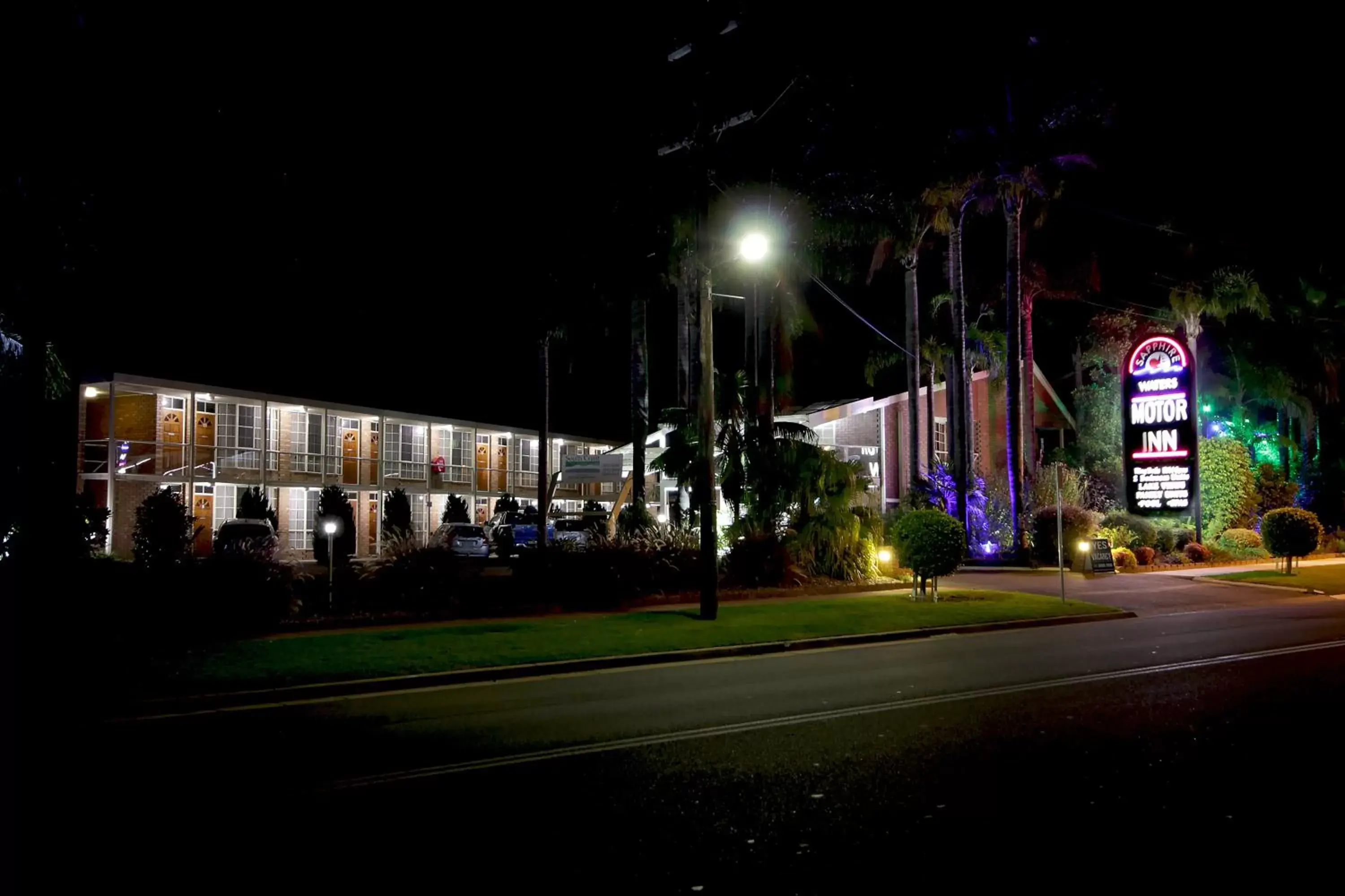 Nearby landmark, Property Building in Sapphire Waters Motor Inn