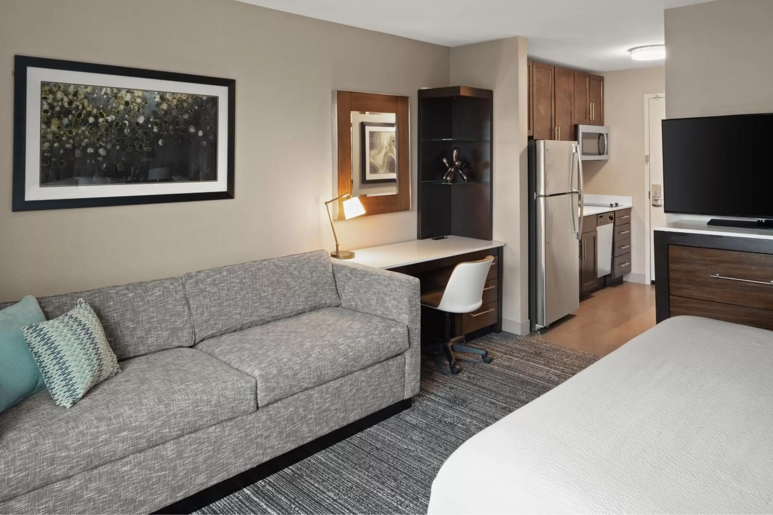 Photo of the whole room, Seating Area in TownePlace Suites by Marriott Boston Logan Airport/Chelsea