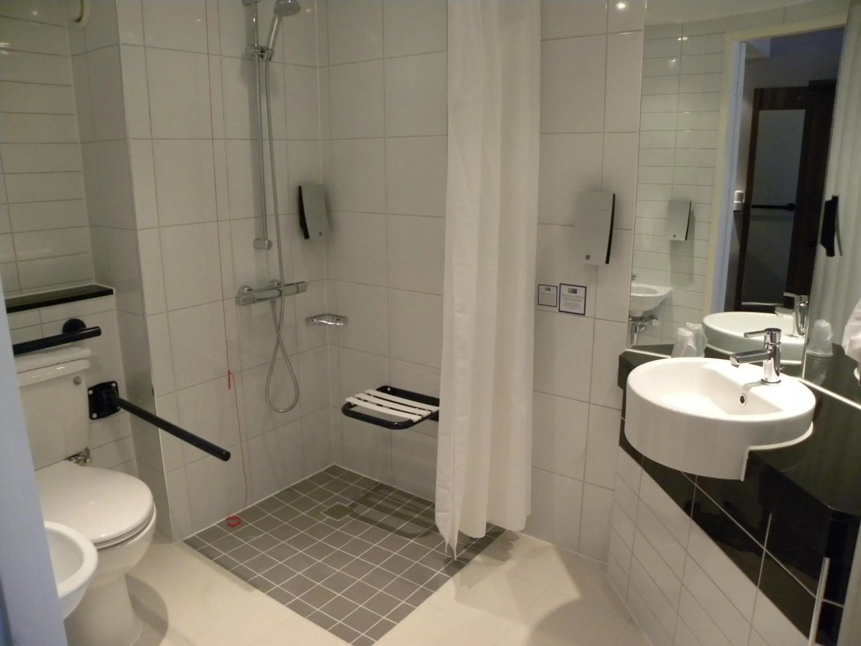 Bathroom in Holiday Inn Express Colchester