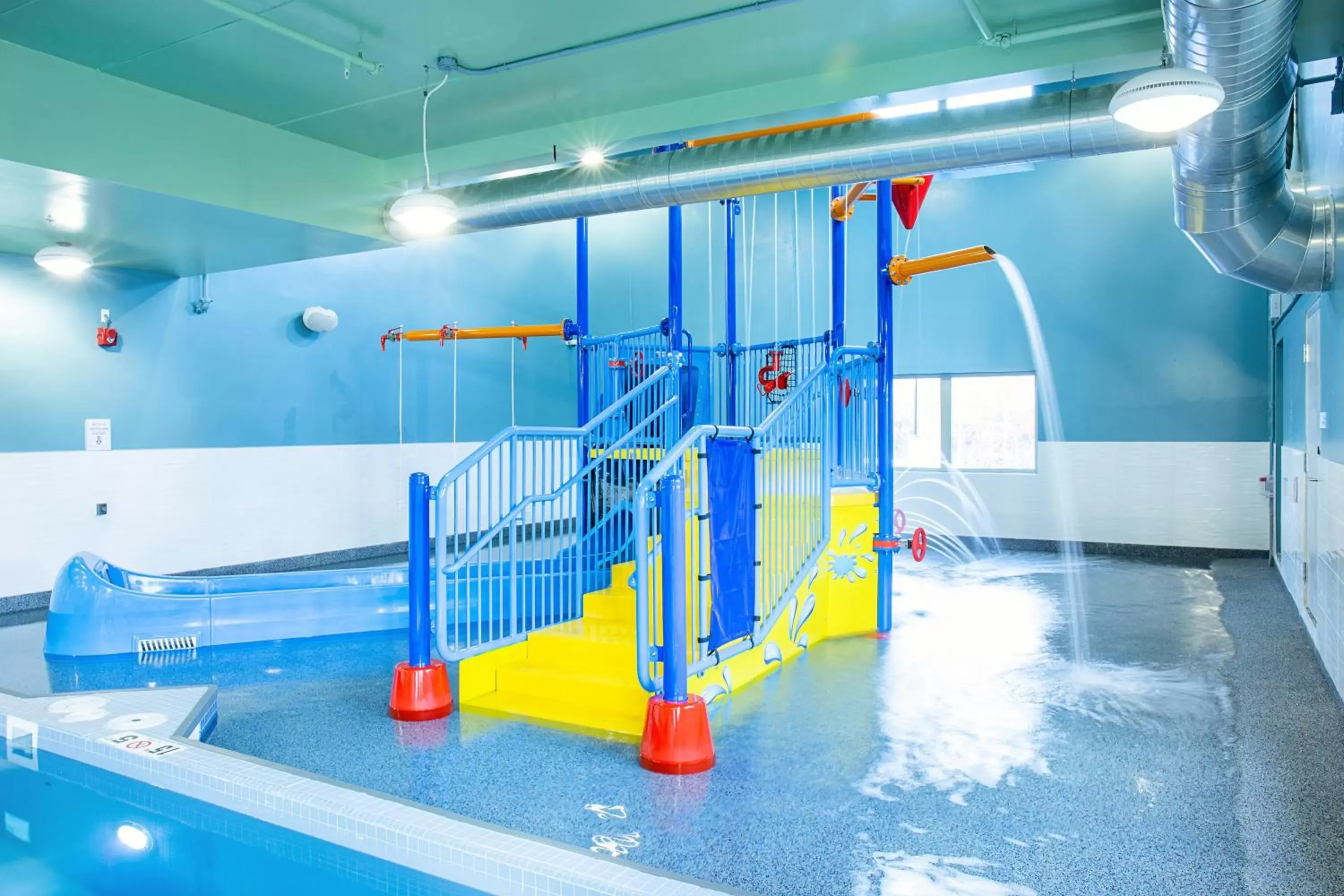 Swimming pool in Holiday Inn Express & Suites - Halifax – Dartmouth