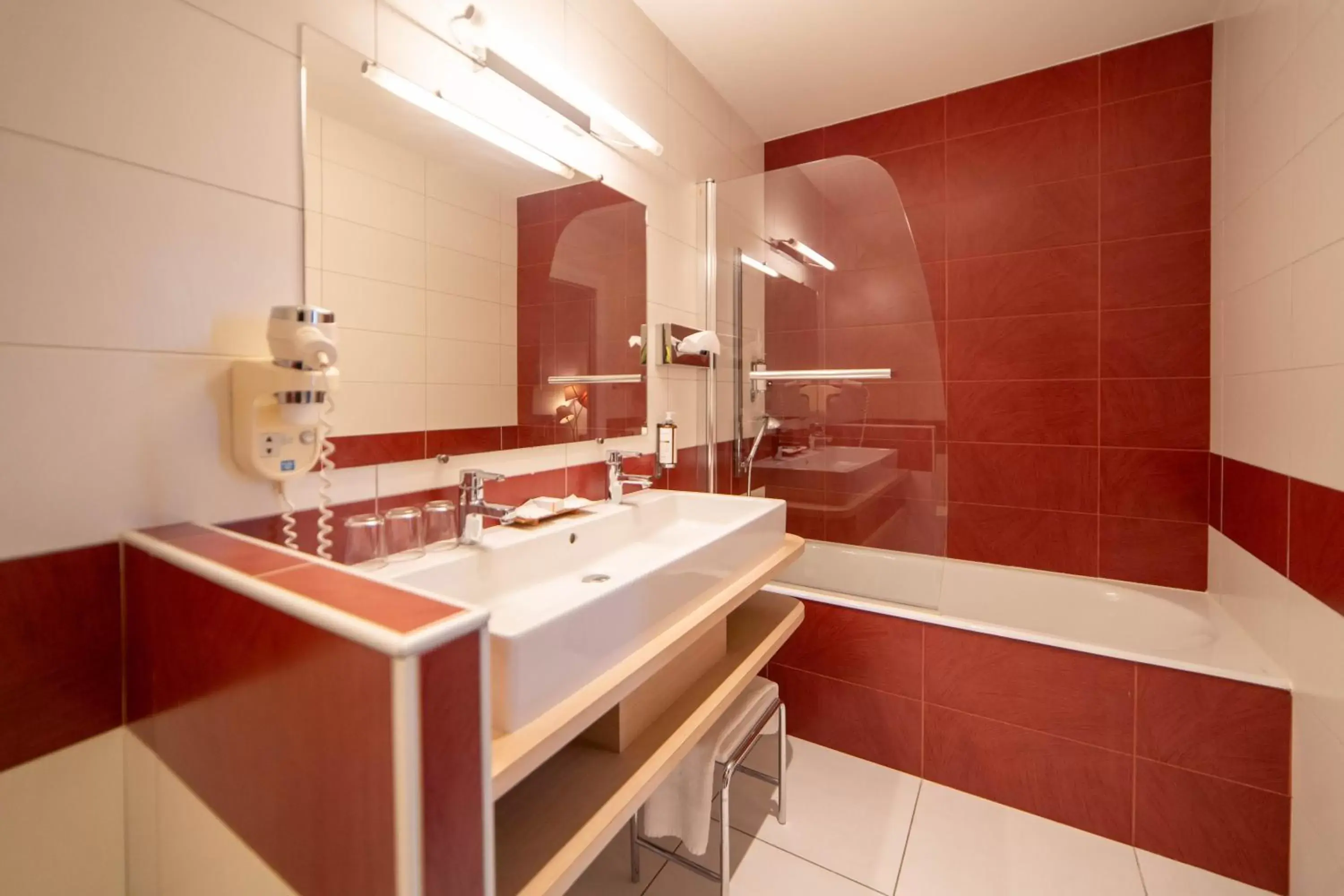 Bathroom in Hôtel Wilson - Les Collectionneurs