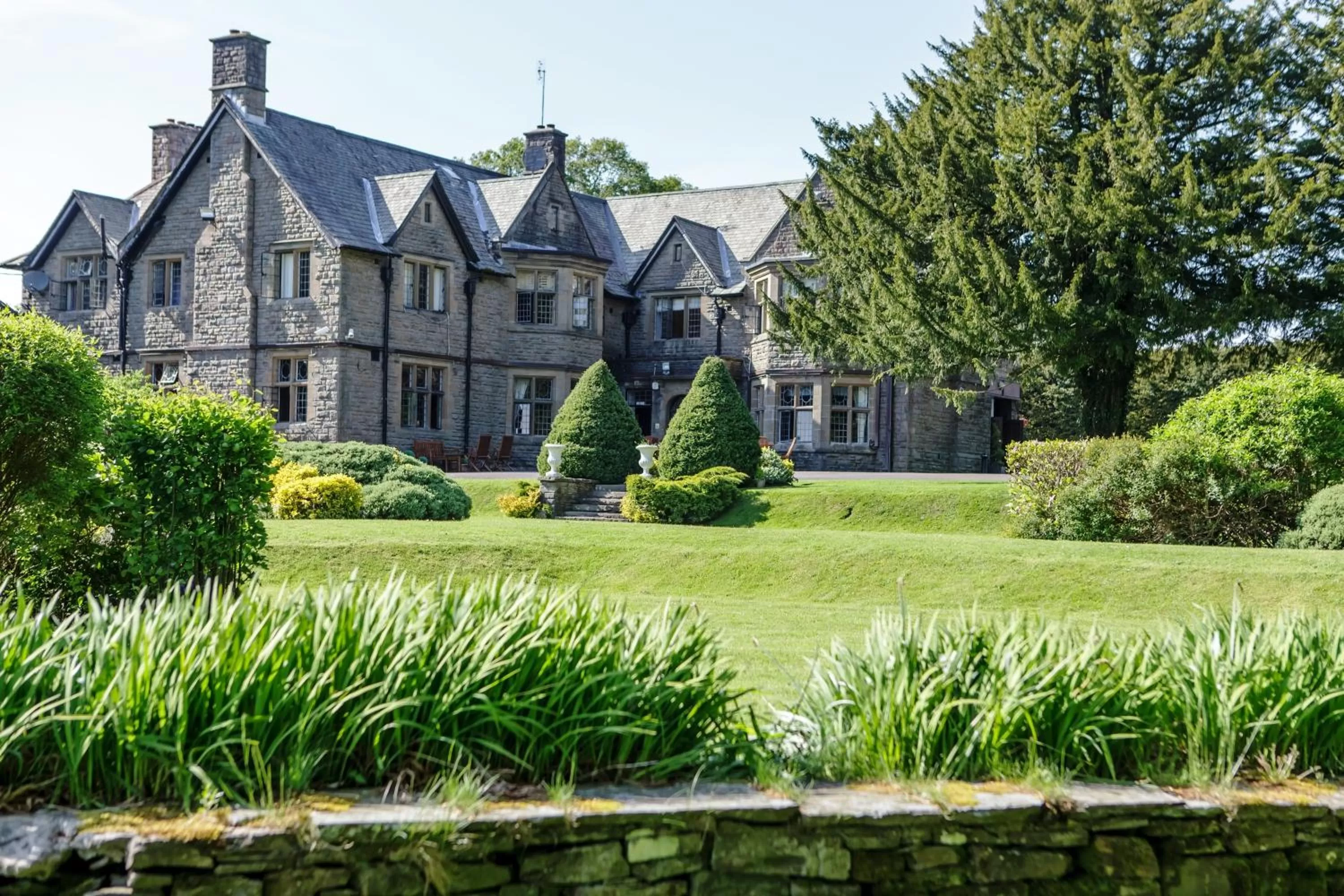 Property building in Maes Manor Country Hotel