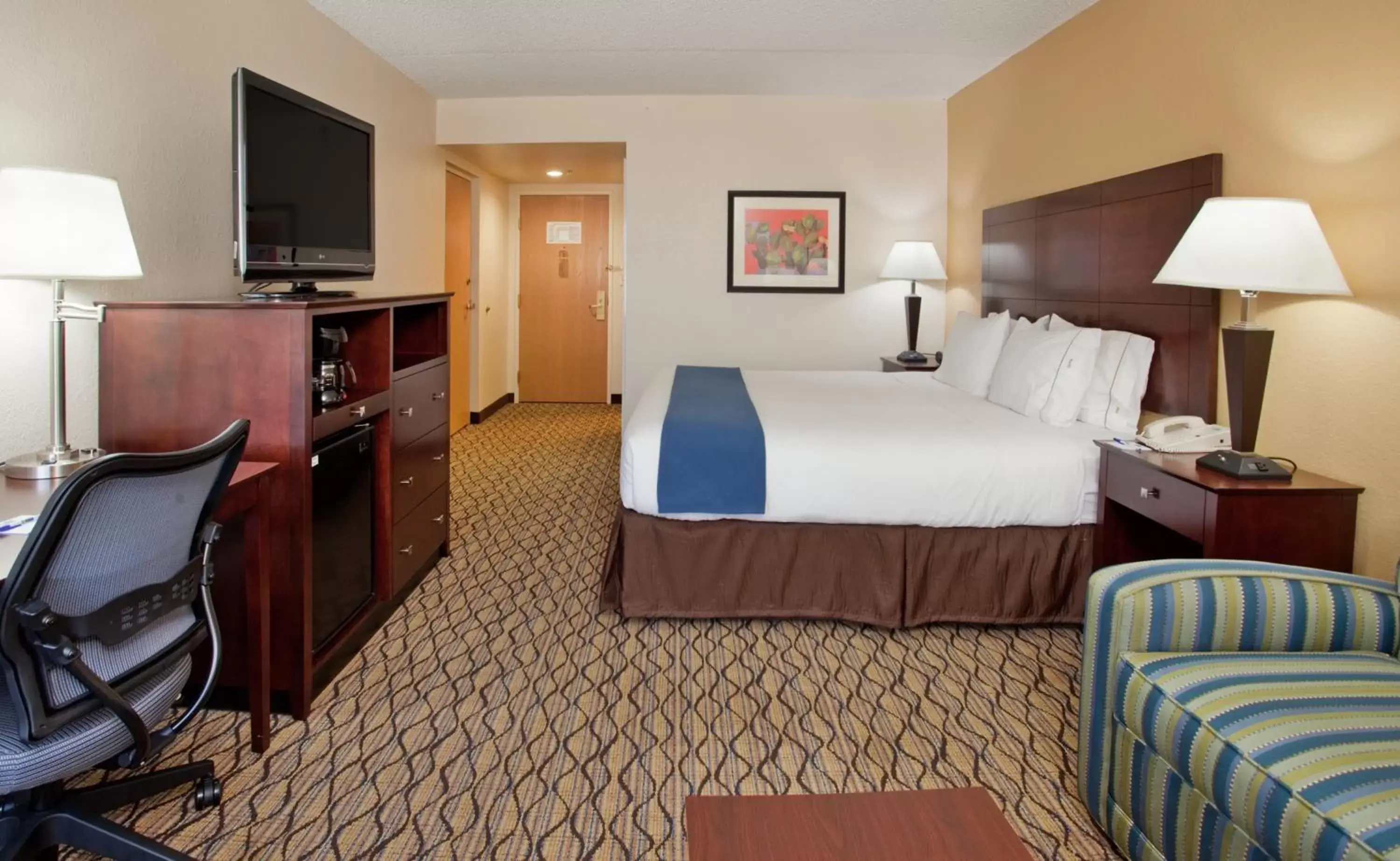 Photo of the whole room, Bed in Holiday Inn Express Scottsdale North, an IHG Hotel
