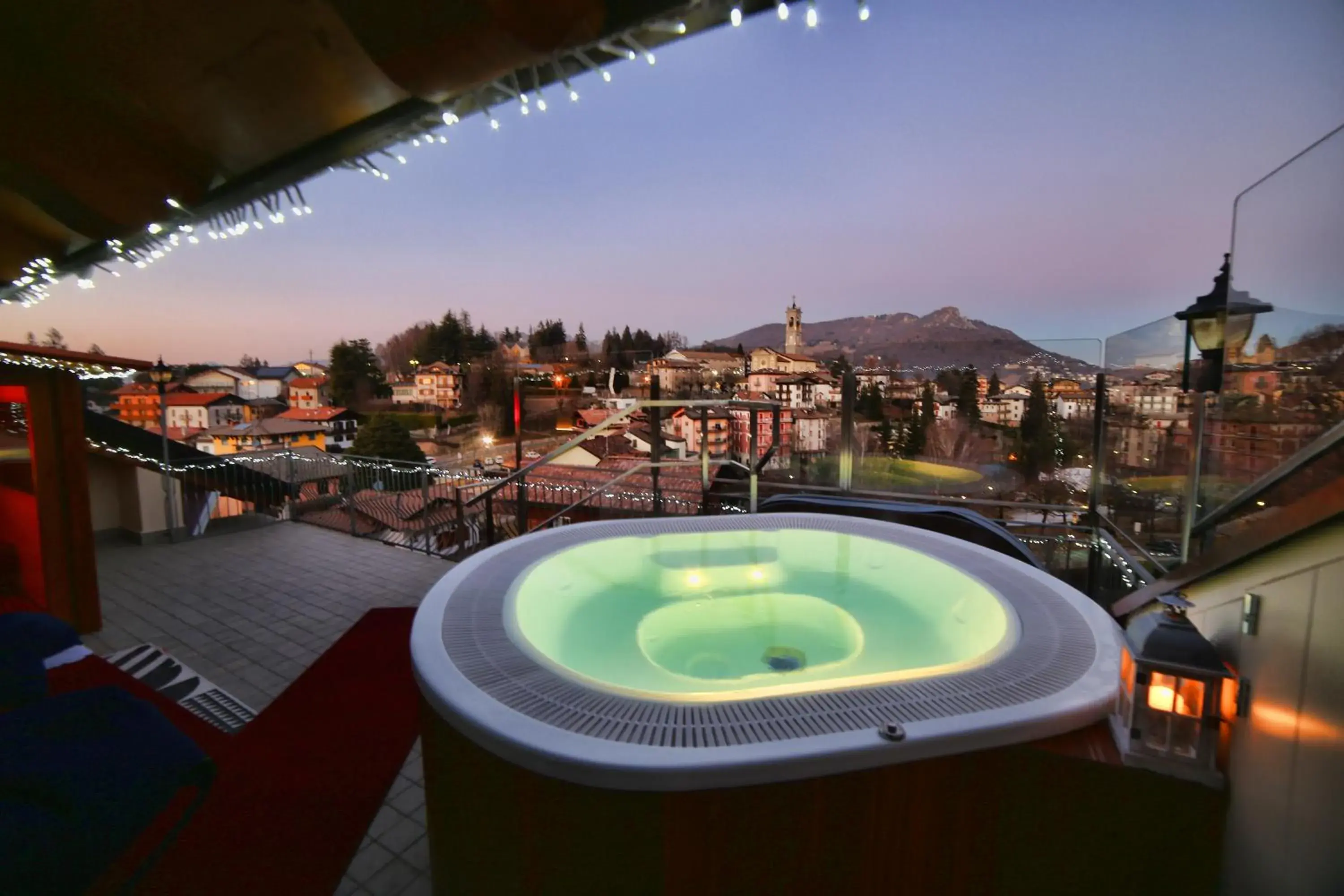 Hot Tub in T'ami Hotel Resort Spa