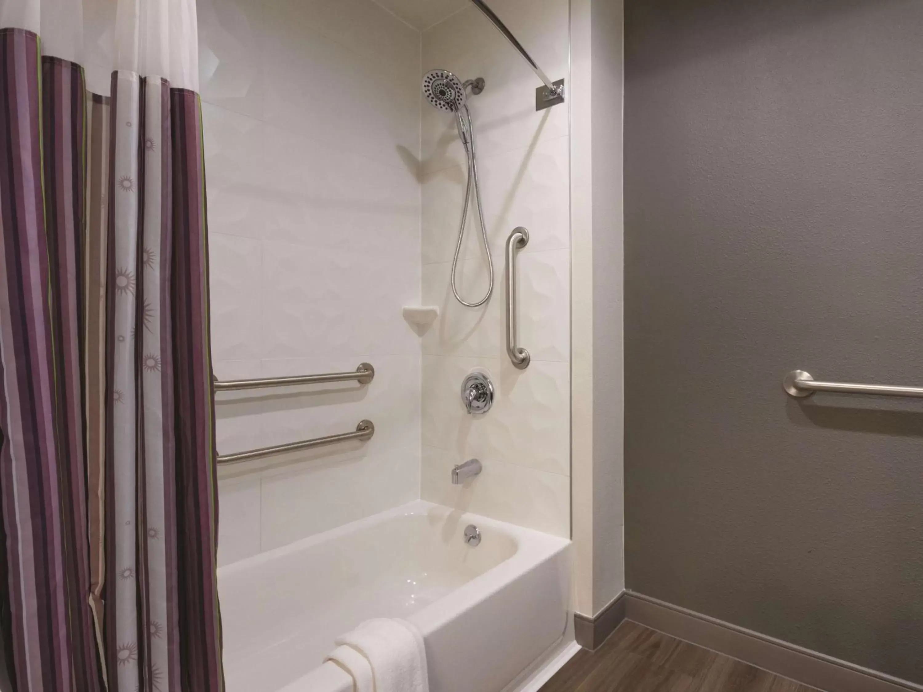 Photo of the whole room, Bathroom in La Quinta by Wyndham Hartford Bradley Airport