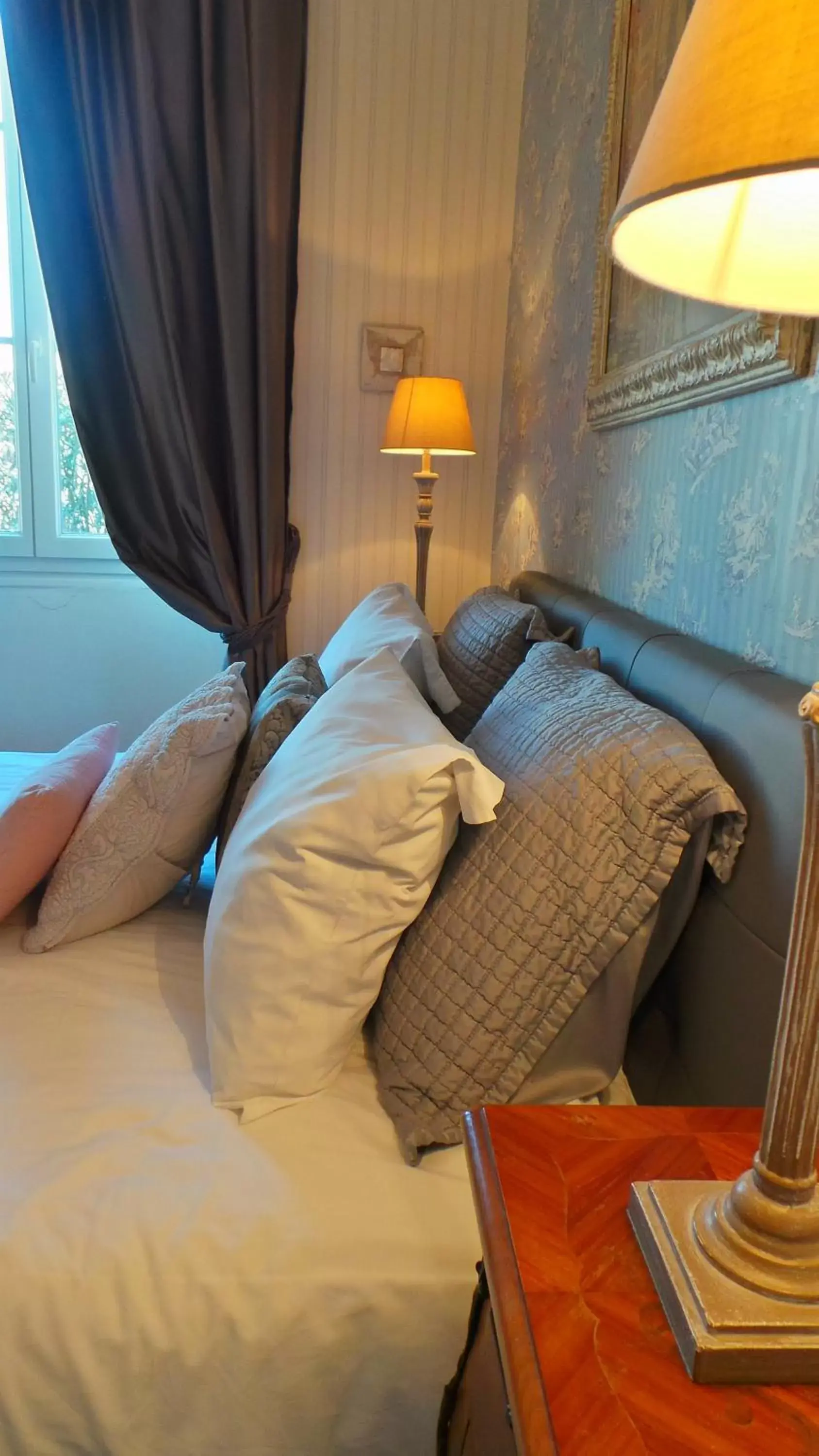 Photo of the whole room, Bed in Hotel Relais Du Postillon