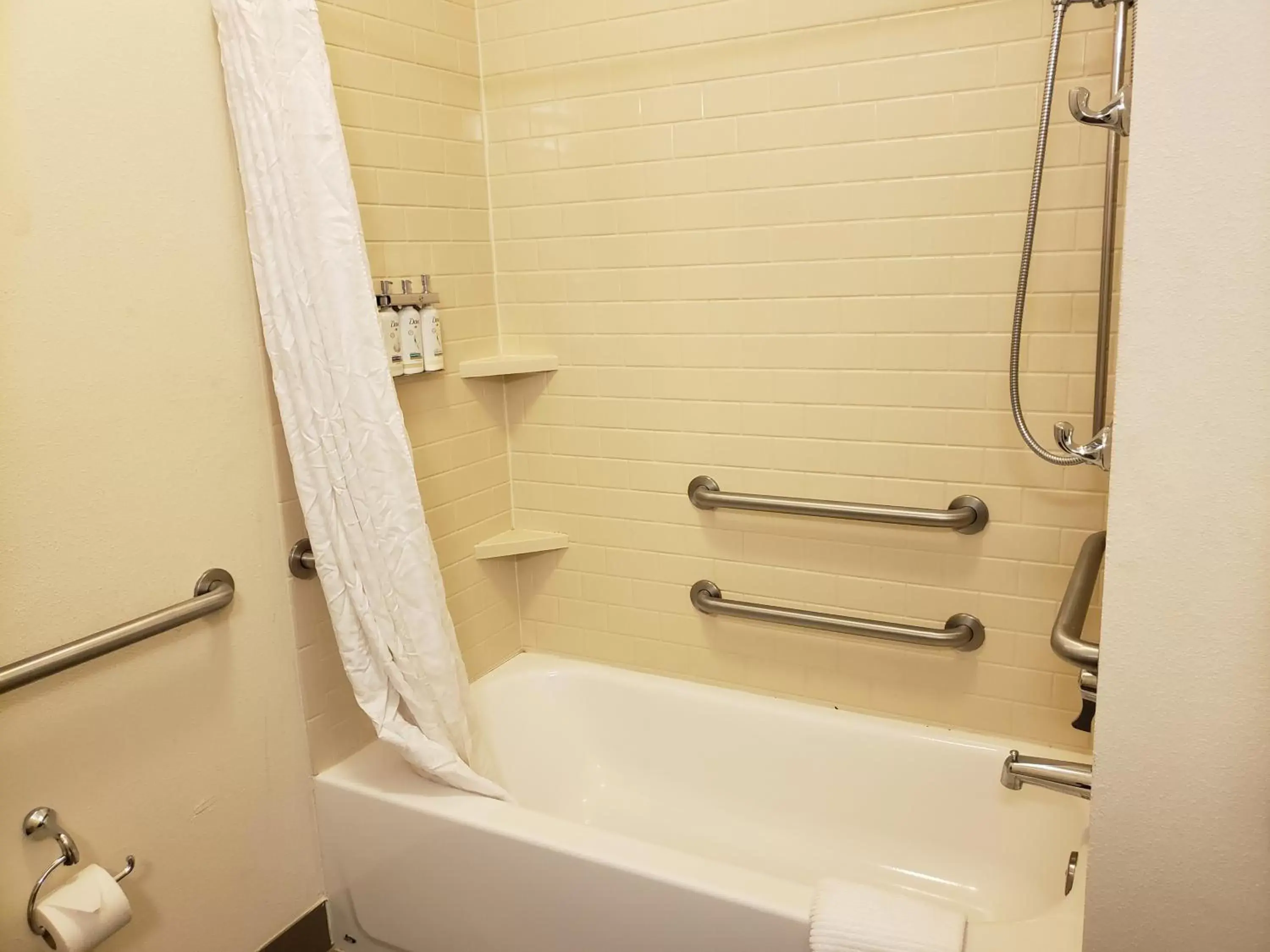 One-Bedroom Suite - Hearing Accessible with Bath Tub in Candlewood Suites Morgantown-Univ West Virginia by IHG One-Bedroom Suite - Hearing Accessible with Bath Tub in Candlewood Suites Morgantown-Univ West Virginia by IHG