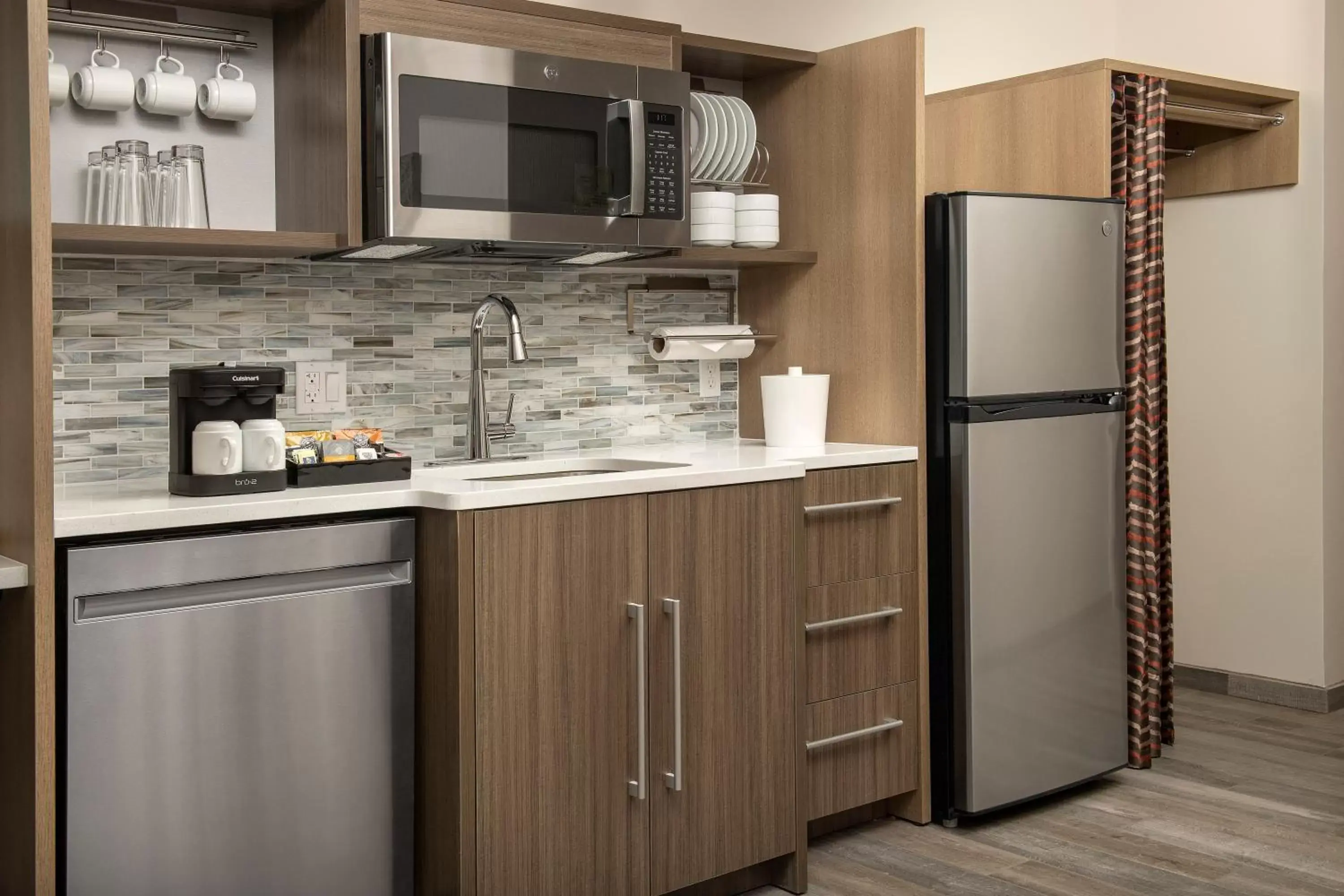 kitchen, Kitchen/Kitchenette in Home2 Suites By Hilton Columbus Polaris