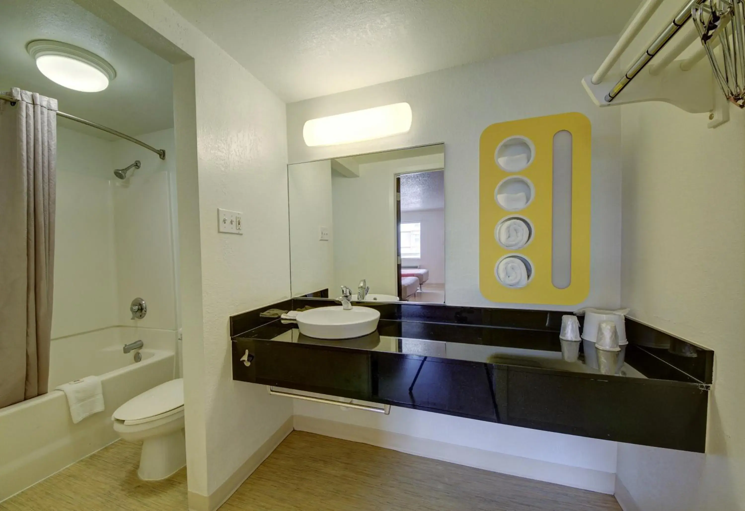 Bathroom in Motel 6-San Antonio, TX - Downtown - Market Square