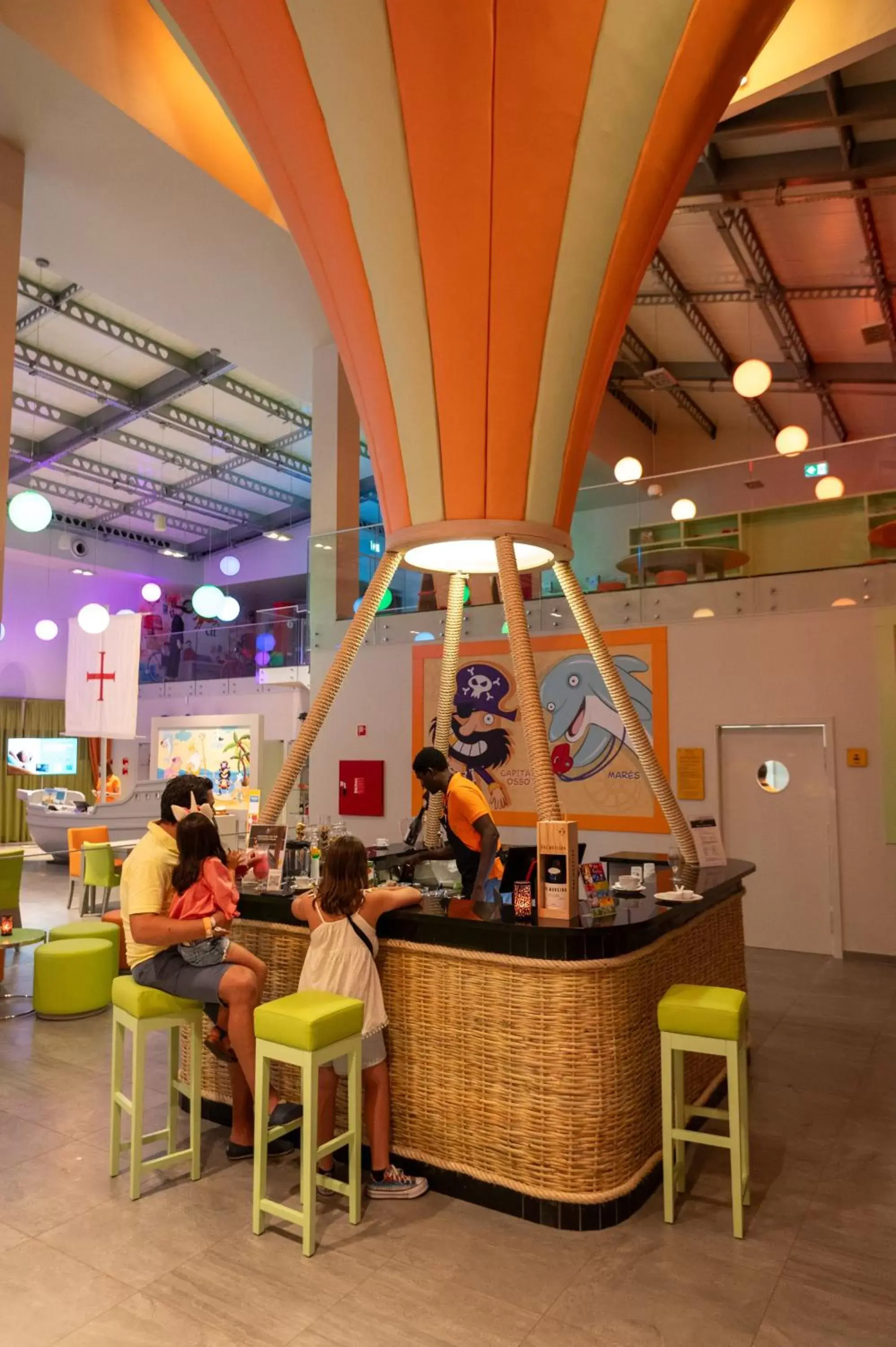 Lounge or bar, Restaurant/Places to Eat in Vila Gale Nep Kids