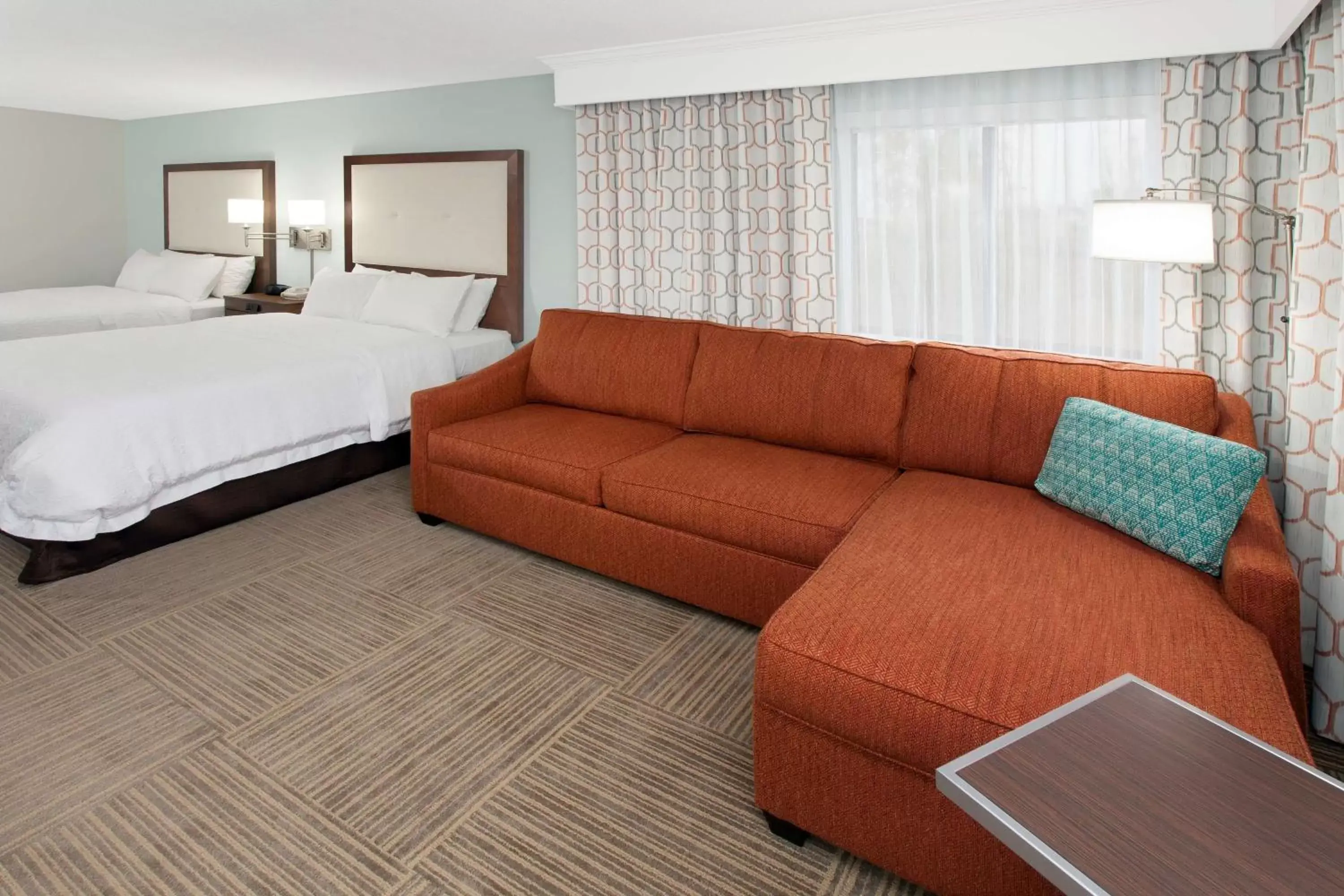 Bed, Seating Area in Hampton Inn Birch Run